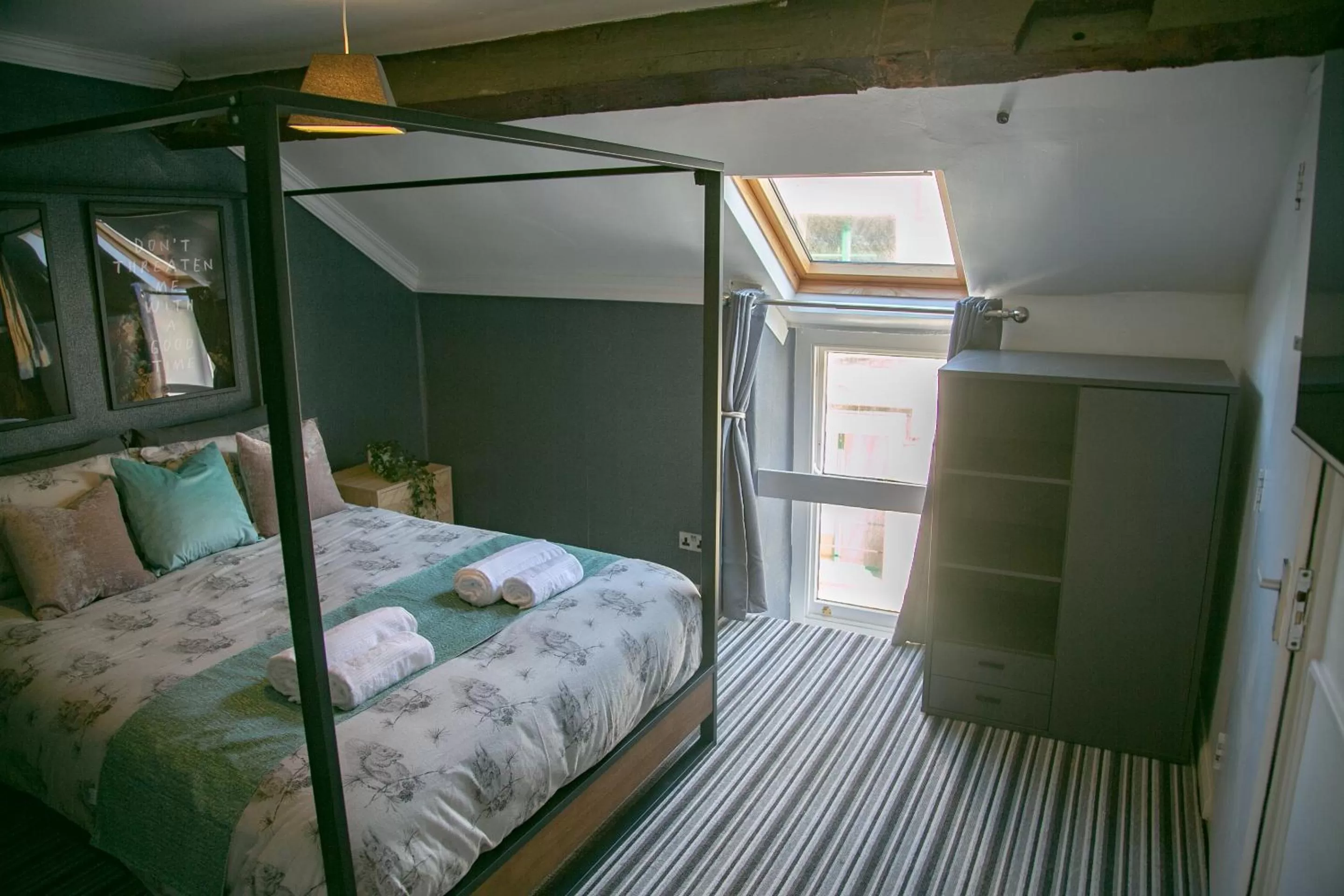 Photo of the whole room, Bunk Bed in The Swan