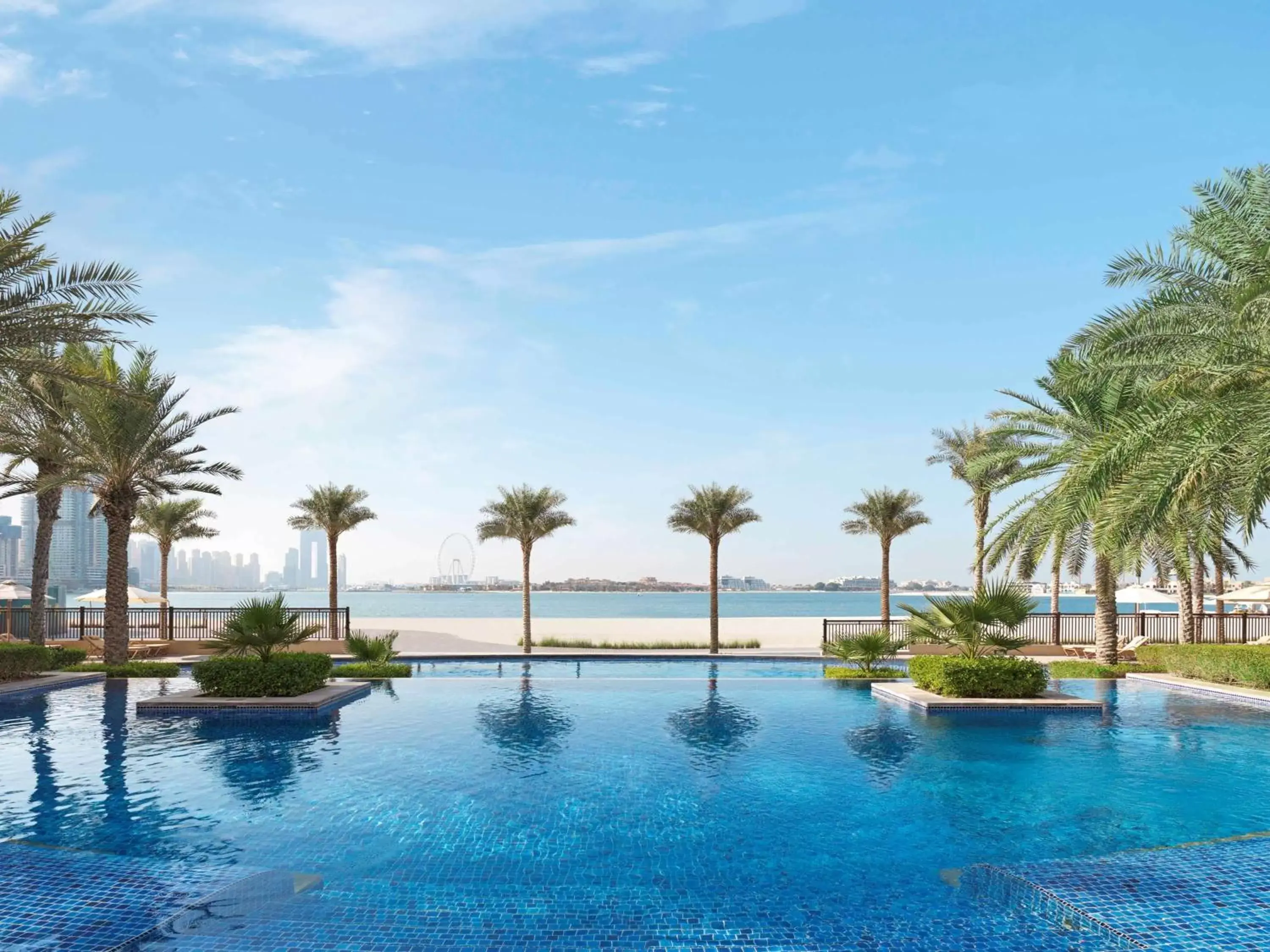Property building, Swimming Pool in Fairmont The Palm