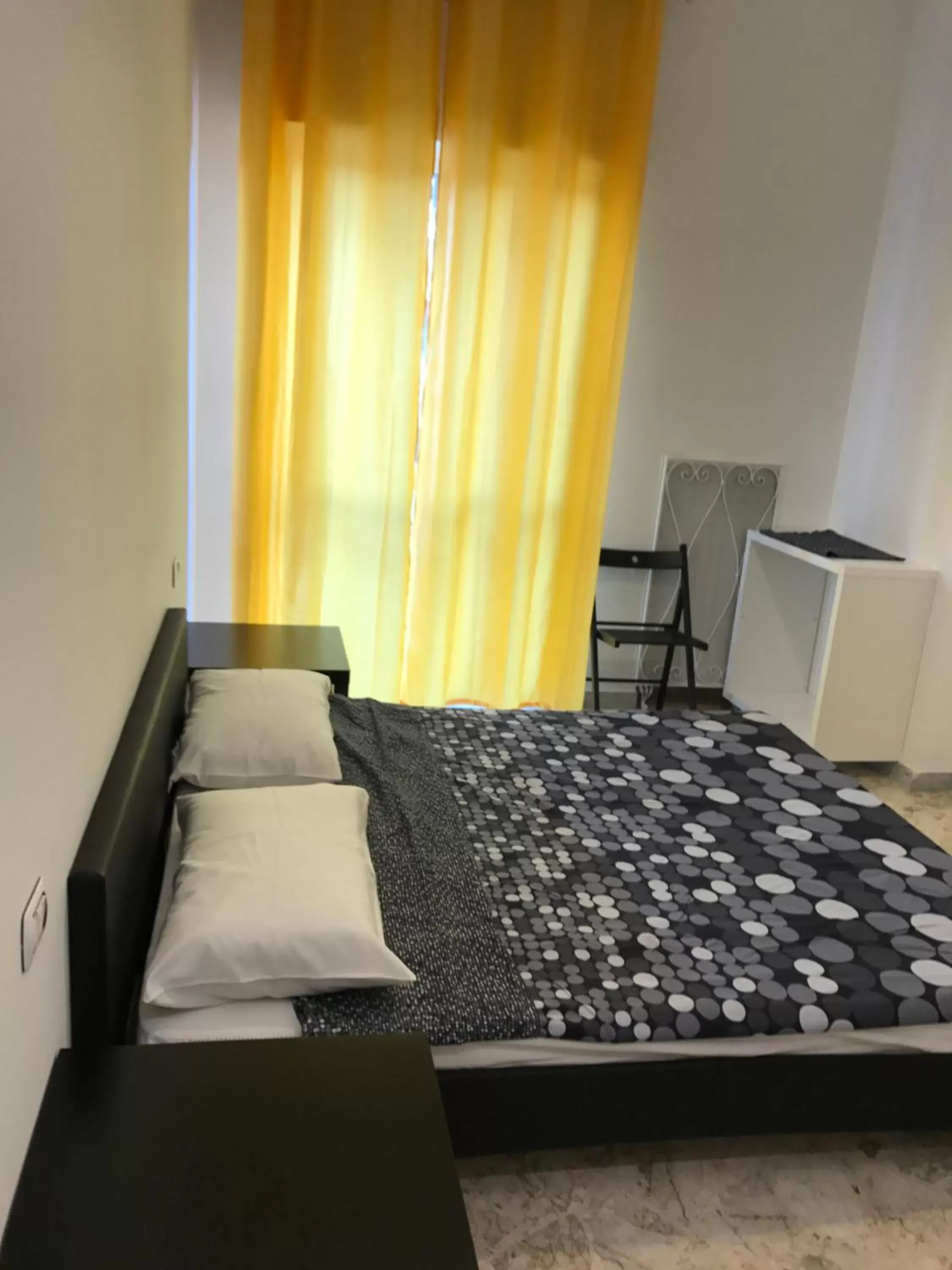 Photo of the whole room, Bed in ROOM 110 BARI -guesthouse-