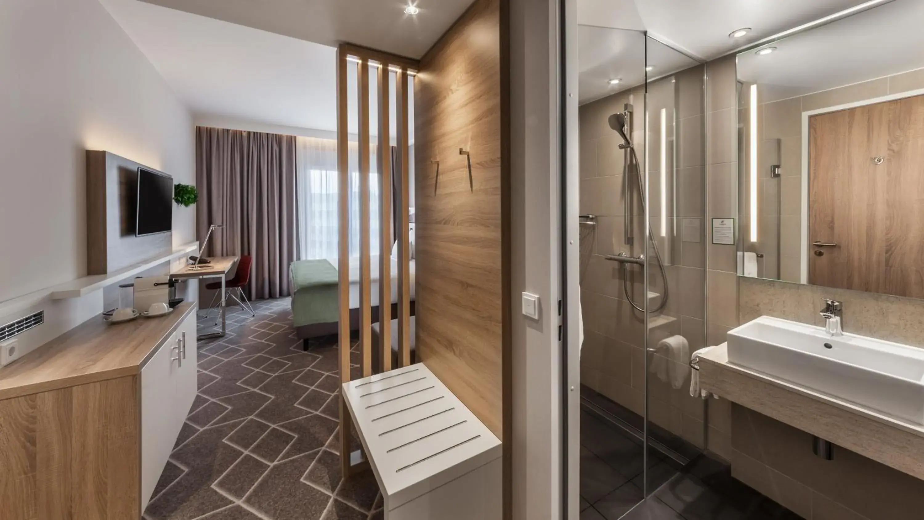 Photo of the whole room, Bathroom in Holiday Inn Munich - City East, an IHG Hotel