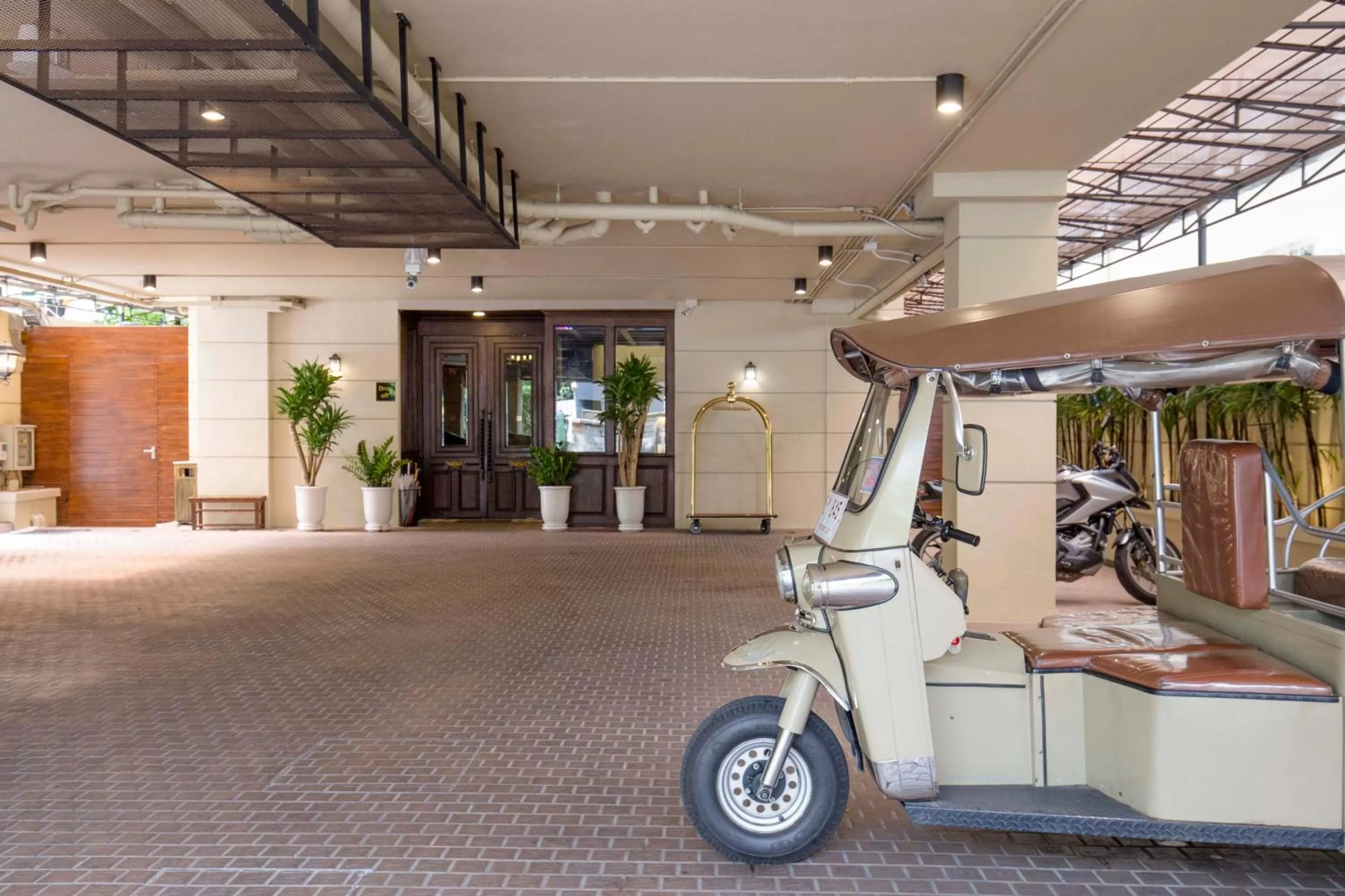 shuttle in The LA49 Hotel