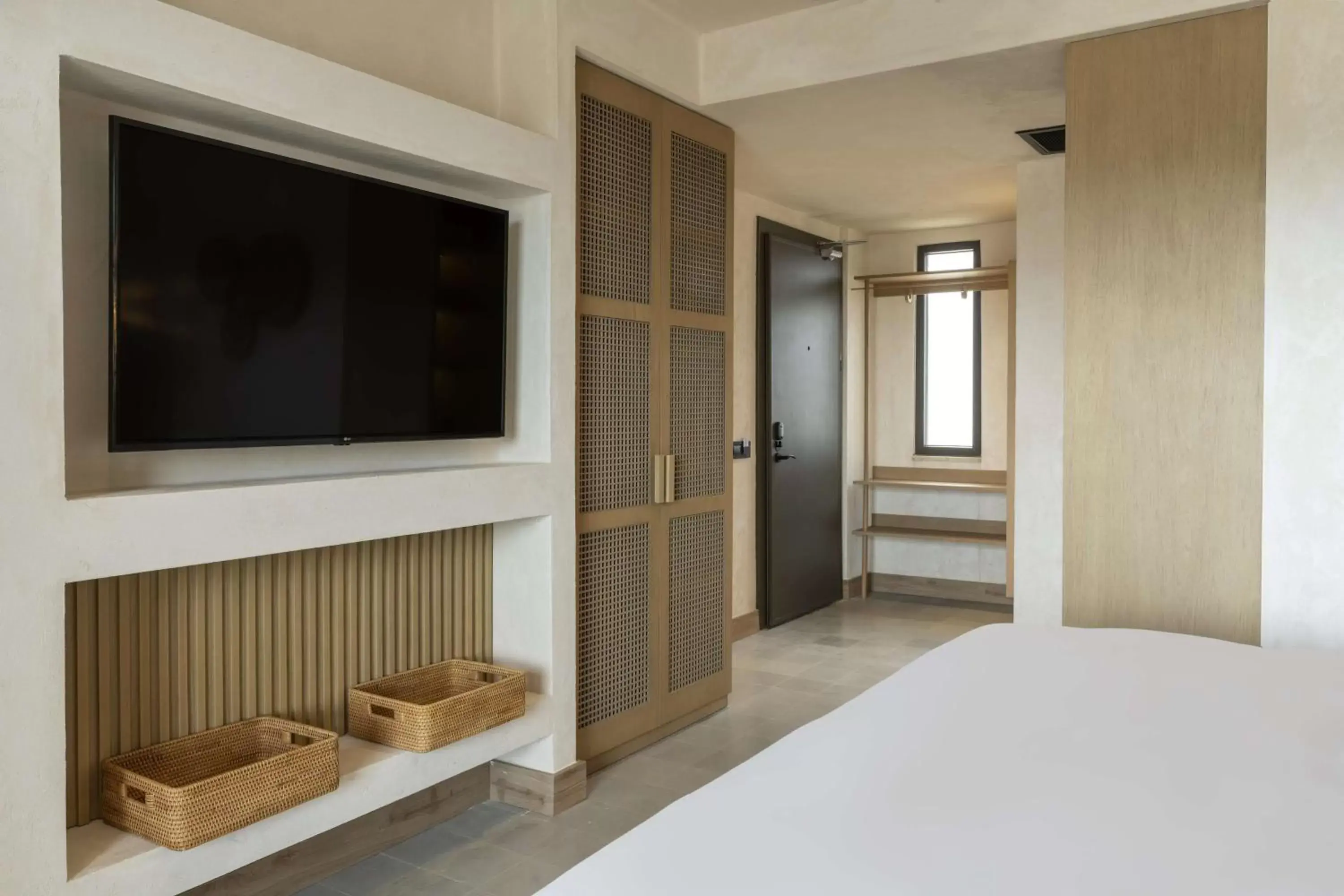 Bedroom, TV/Entertainment Center in Radisson Blu Hotel, Kas
