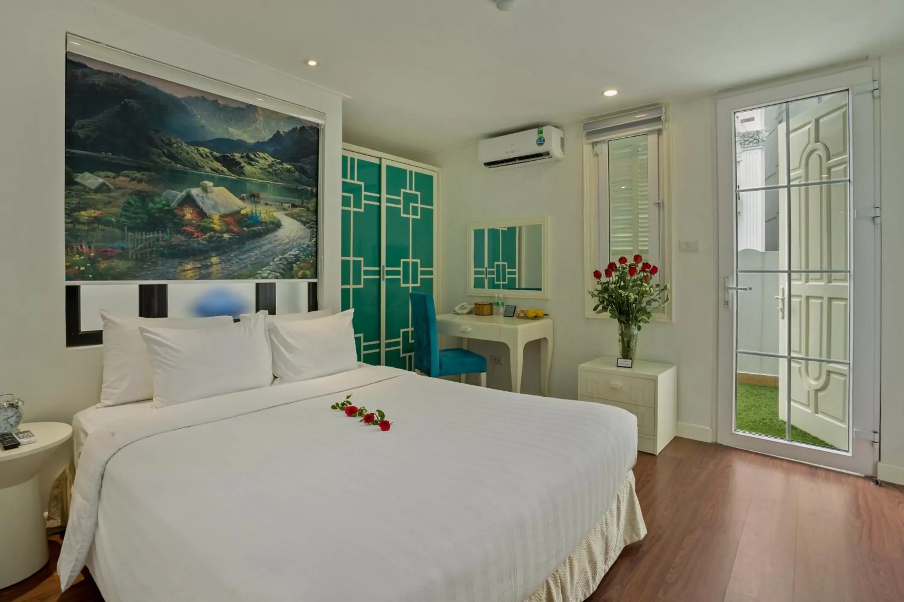 Balcony/Terrace, Bed in Hanoi La Selva Hotel