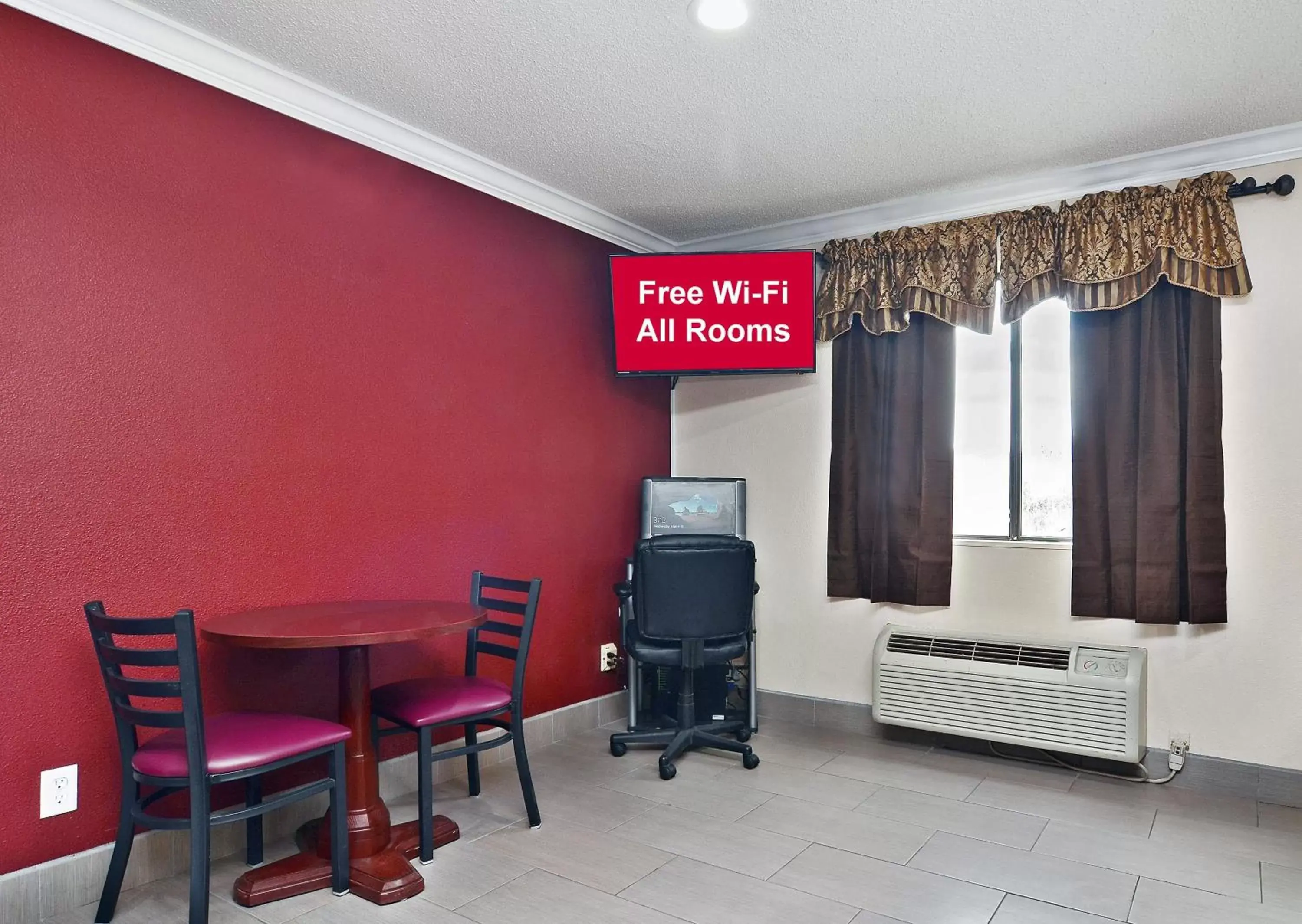 Lobby or reception, Lounge/Bar in Red Roof Inn Binghamton North