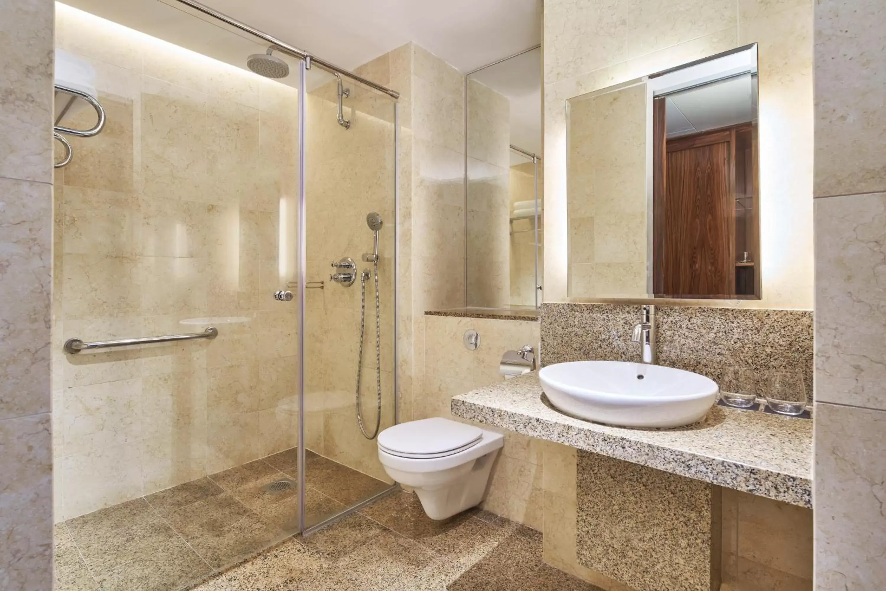Bathroom in Sheraton Towers Singapore Hotel