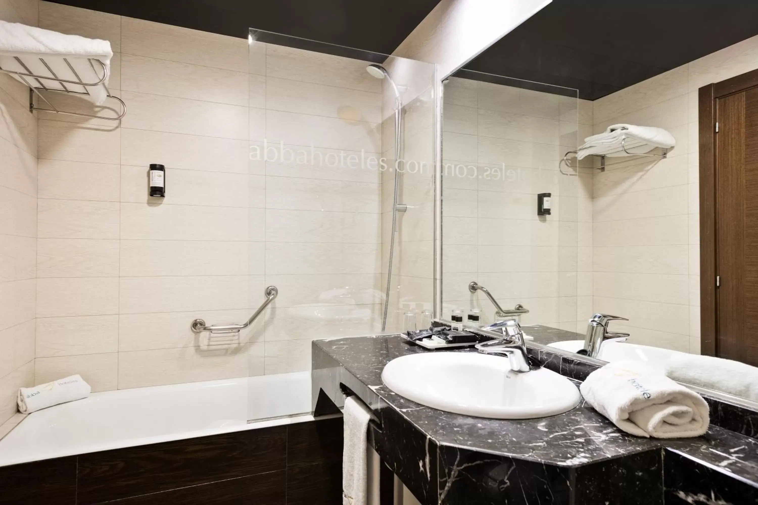 Shower, Bathroom in Abba Santander