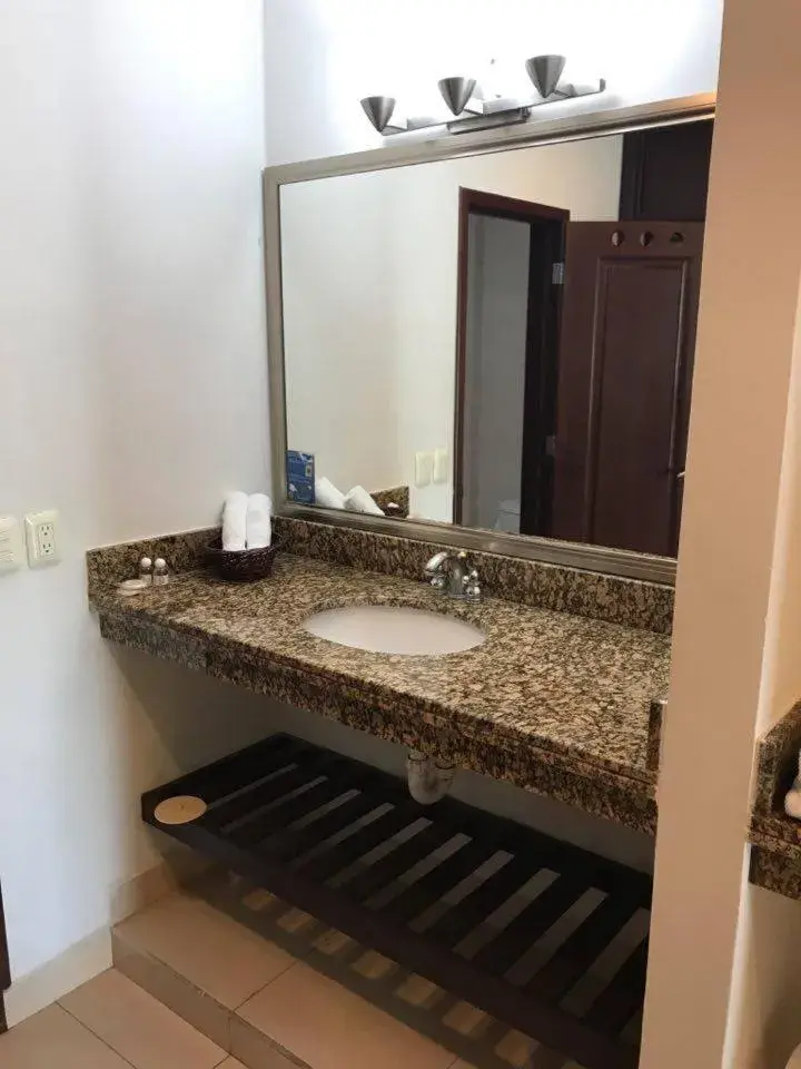 Bathroom in Hotel Kinich