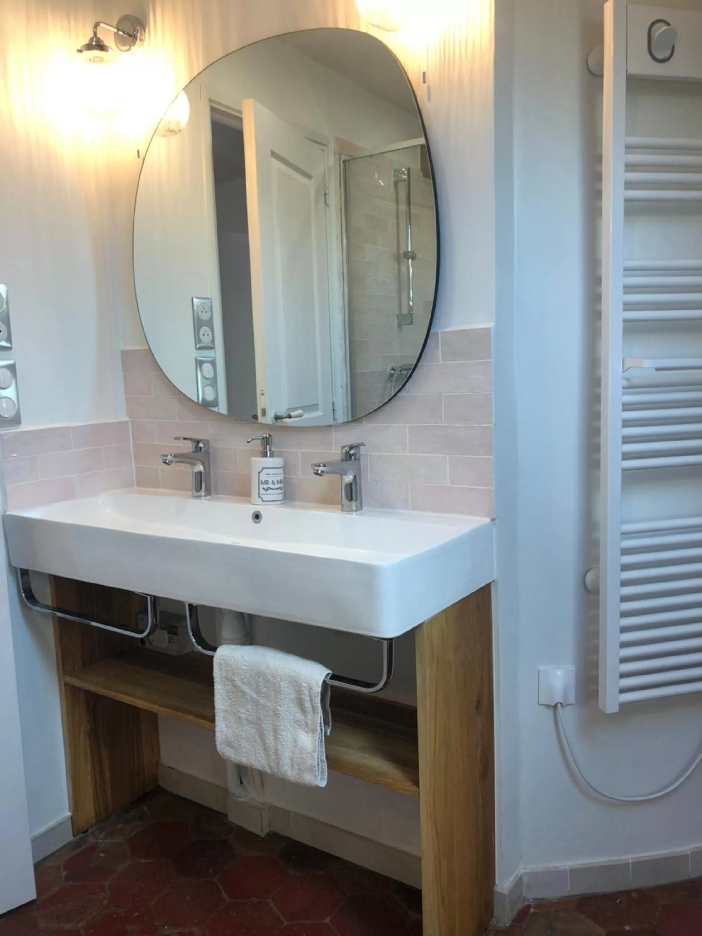 Bathroom in Villa Eugénie Melun