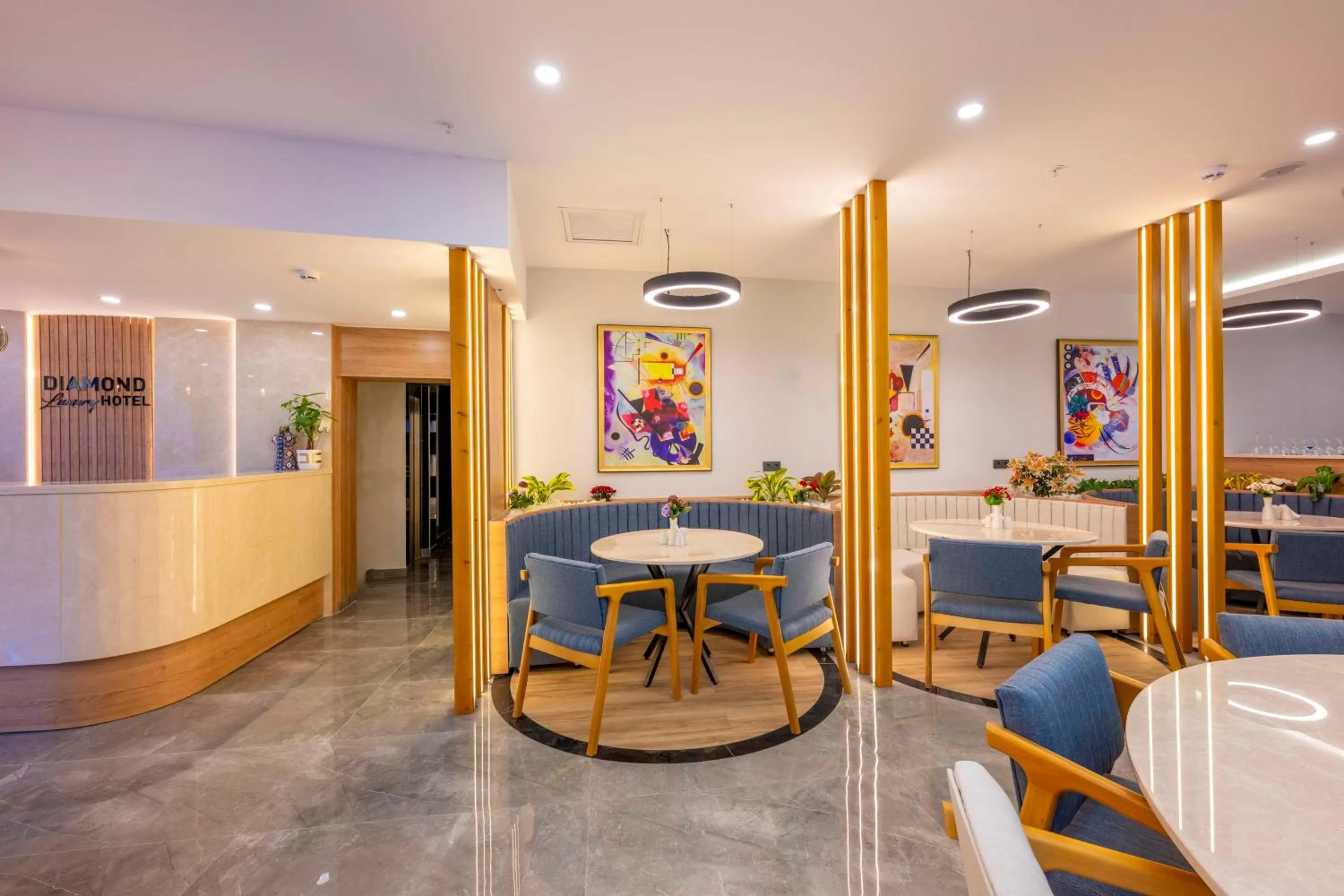 Restaurant/places to eat in DIAMOND Luxury Hotel