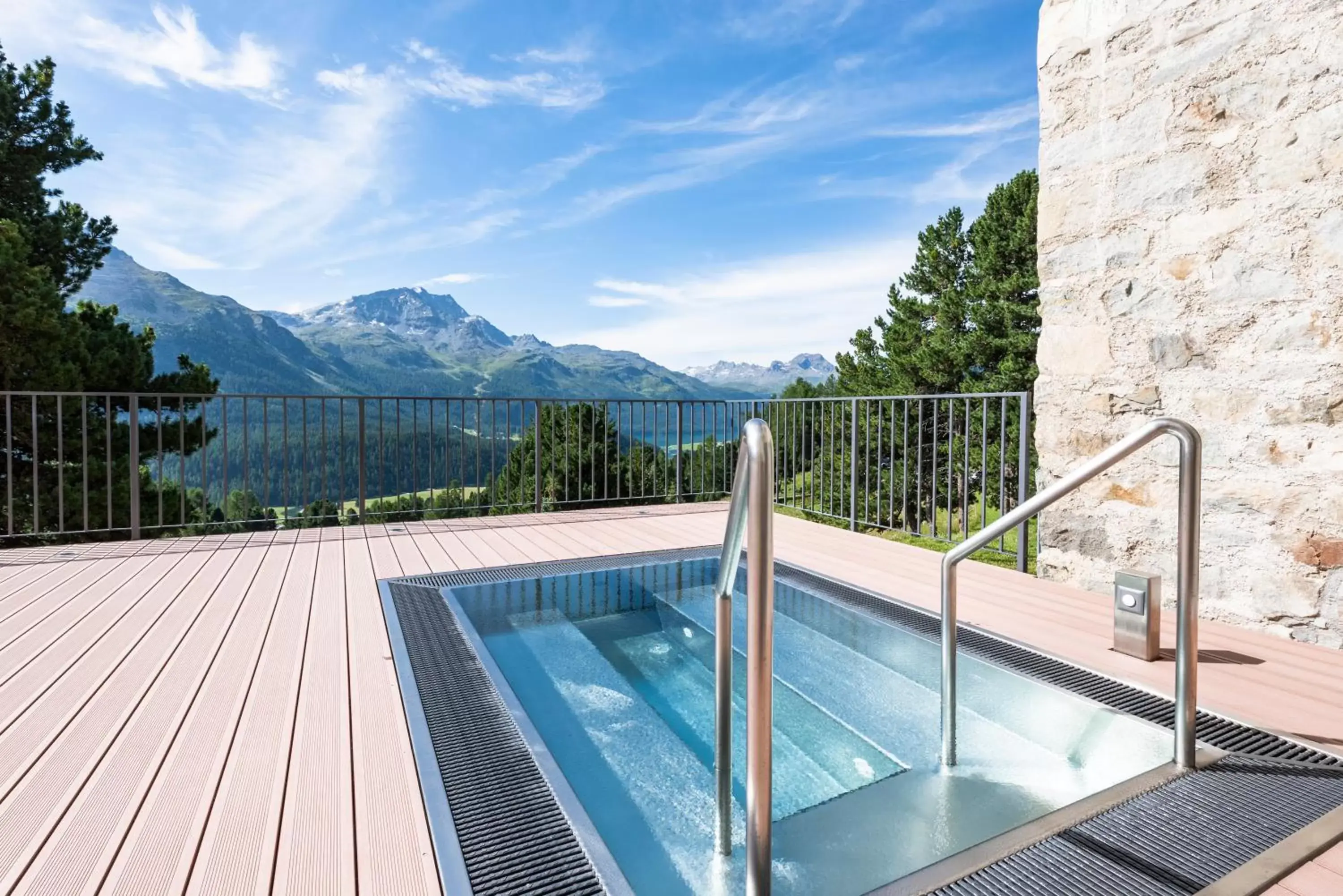 Hot Tub, Swimming Pool in Randolins Familienresort