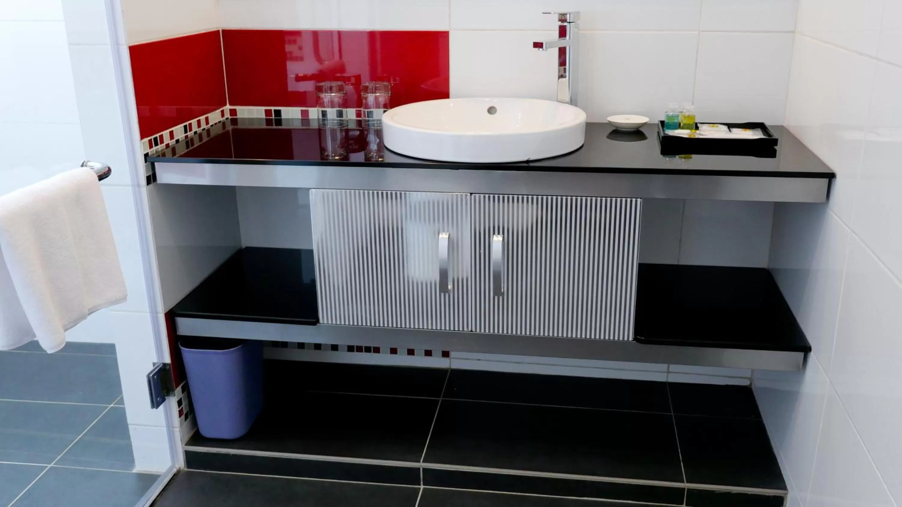 Decorative detail in Pine Garden Hotel