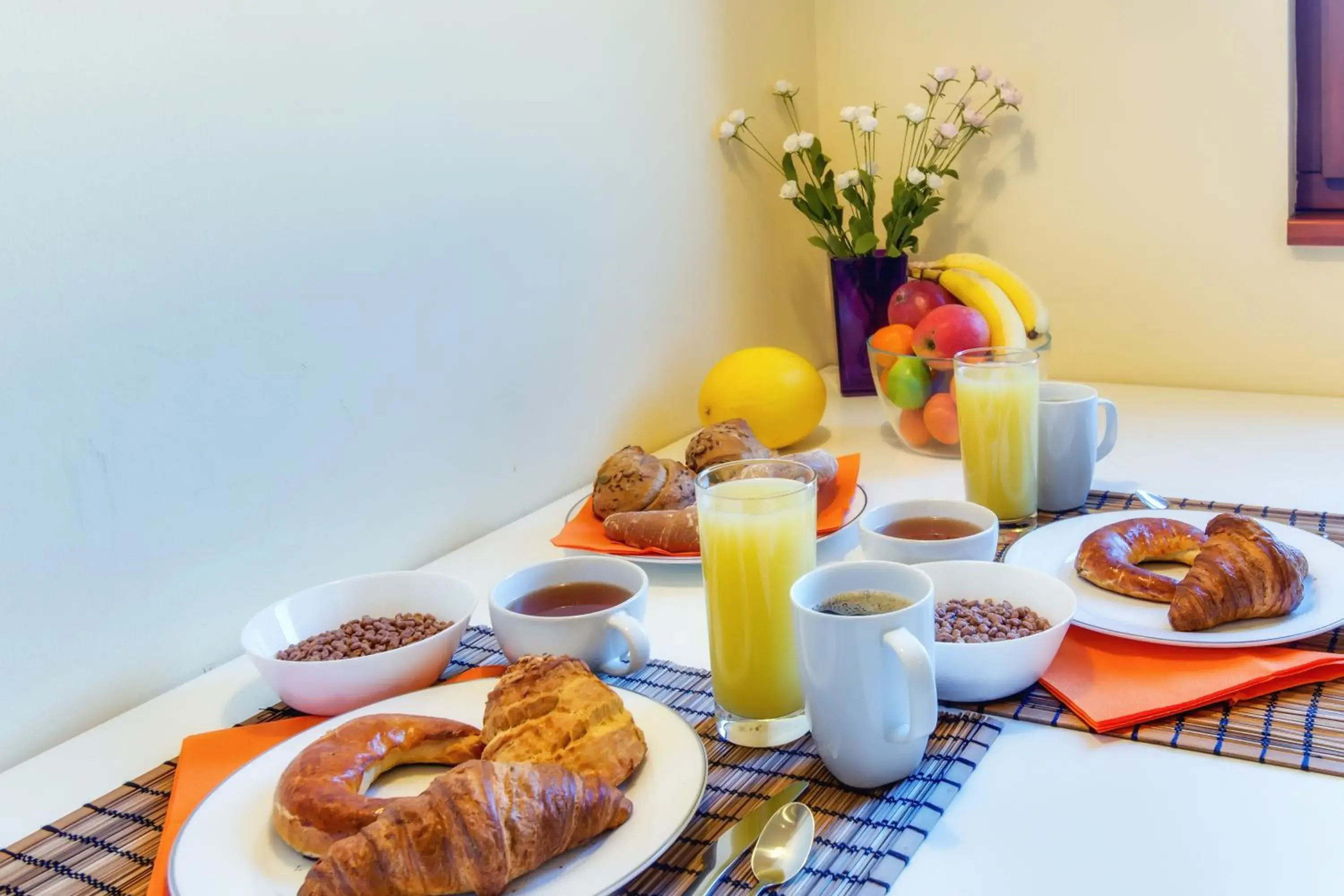 Kitchen or kitchenette, Breakfast in Trendy Deluxe Apartments