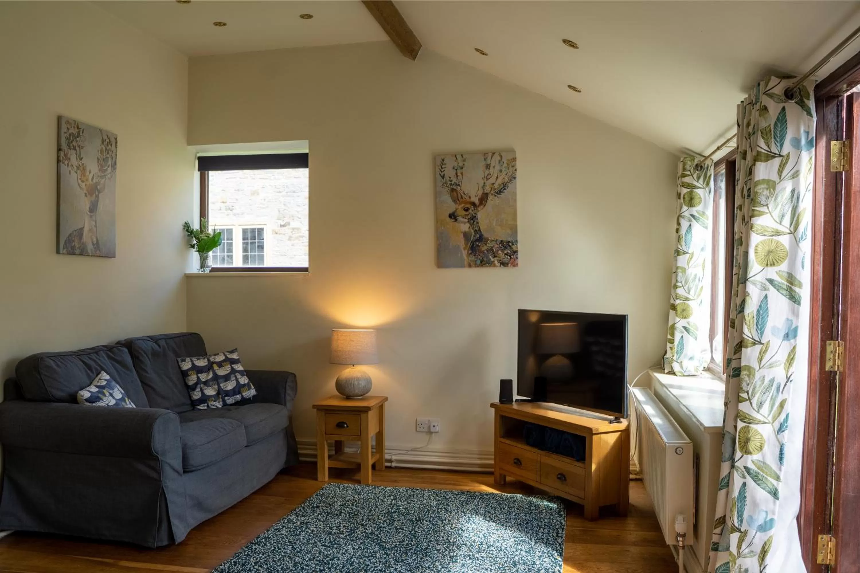 TV and multimedia, Seating Area in Little England Retreats - Cottage, Yurt and Shepherd Huts