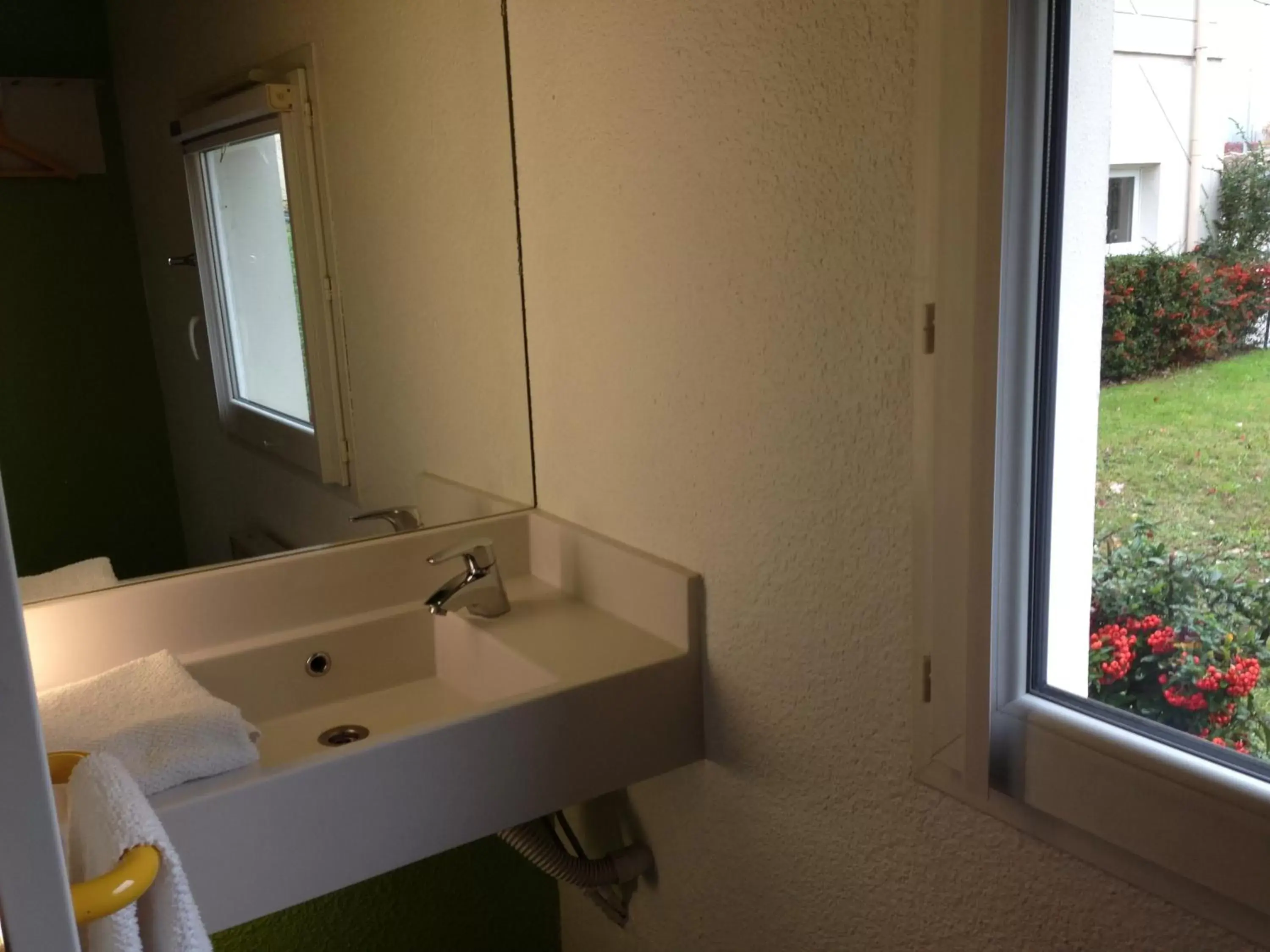 Bathroom in hotelF1 Saint Etienne Est La Grand Croix