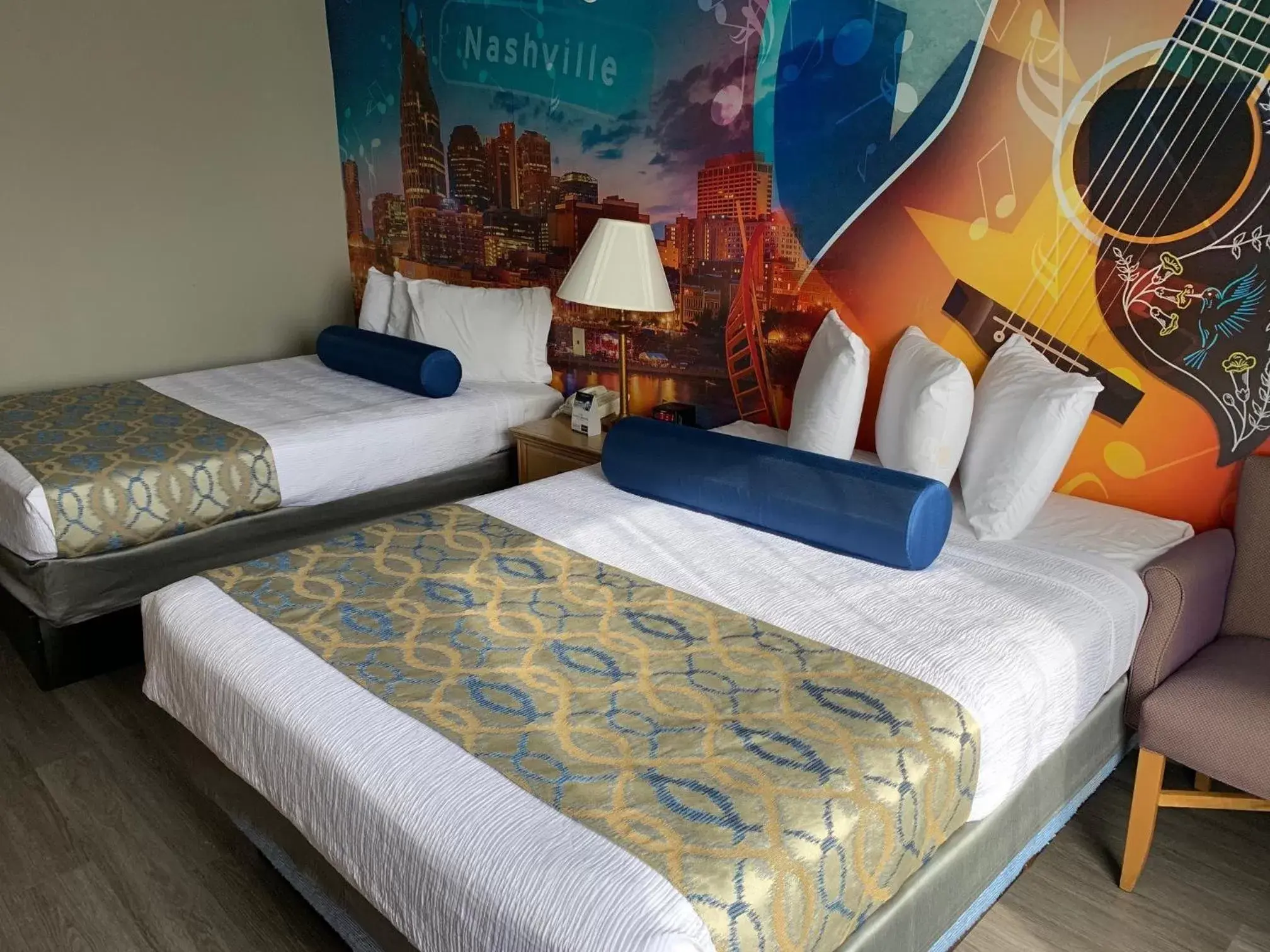 Bedroom in Ramada by Wyndham Nashville/Music Valley