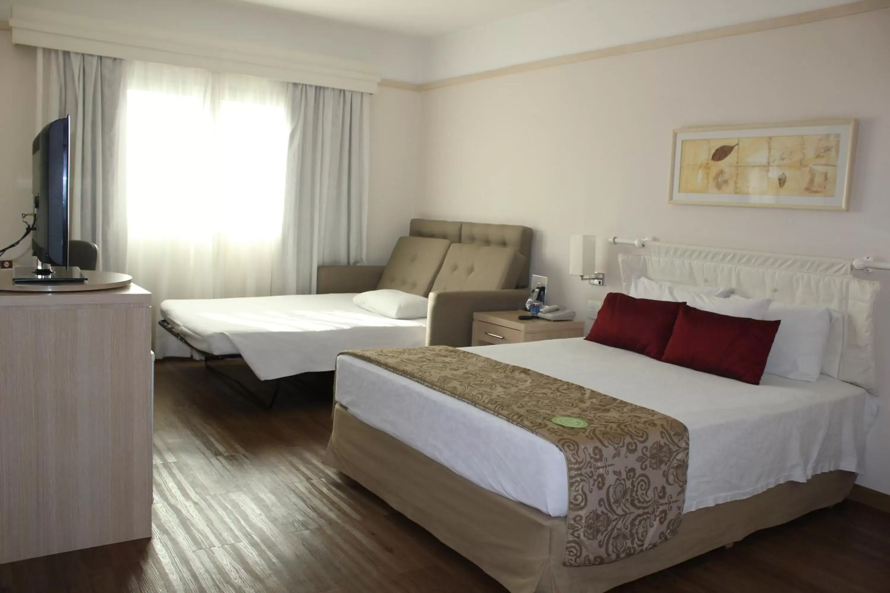 Bedroom, Bed in Comfort Suites Londrina