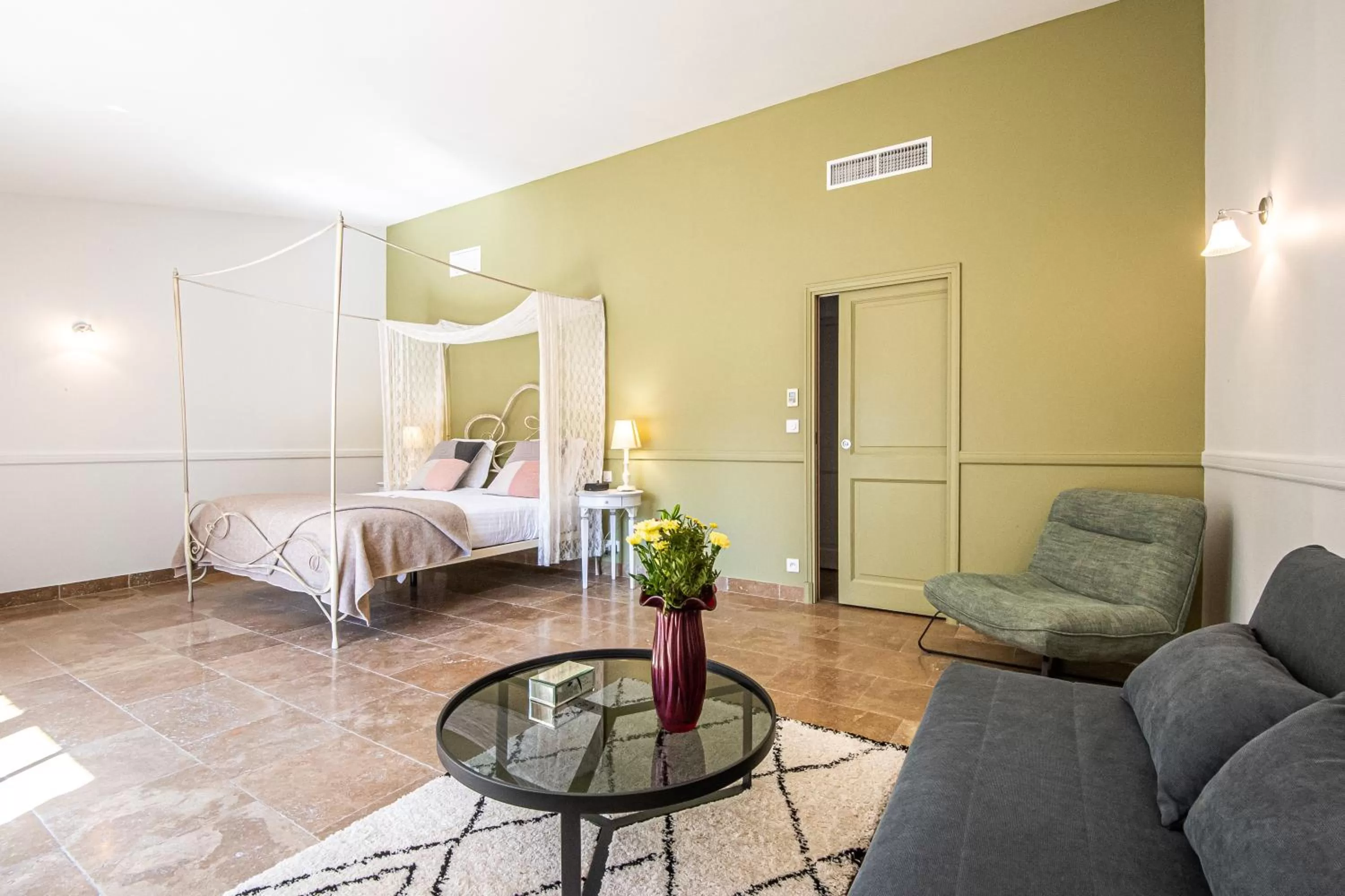 Patio, Bed in Hôtel Mas Valentine