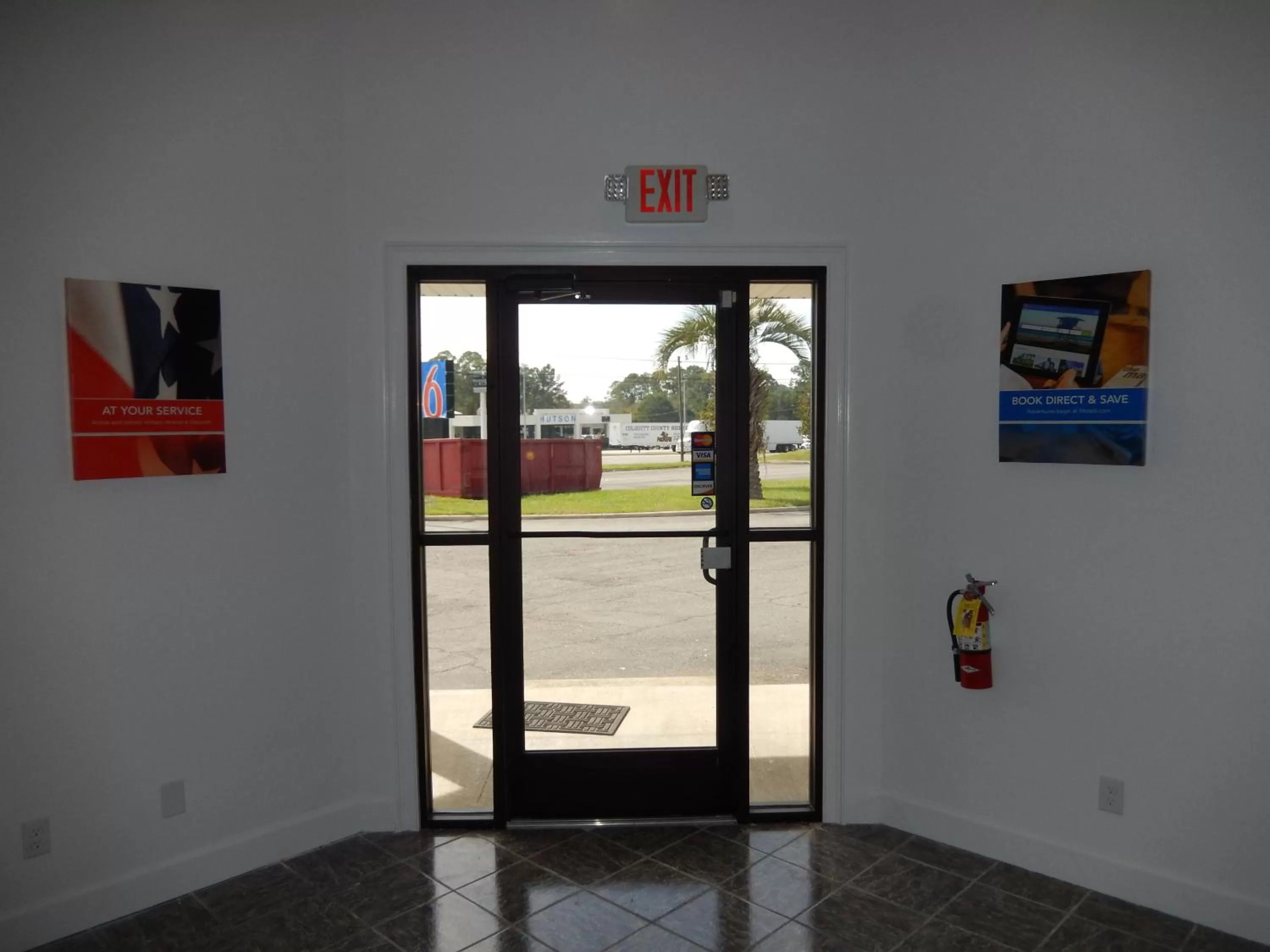 Property building in Motel 6-Moultrie, GA