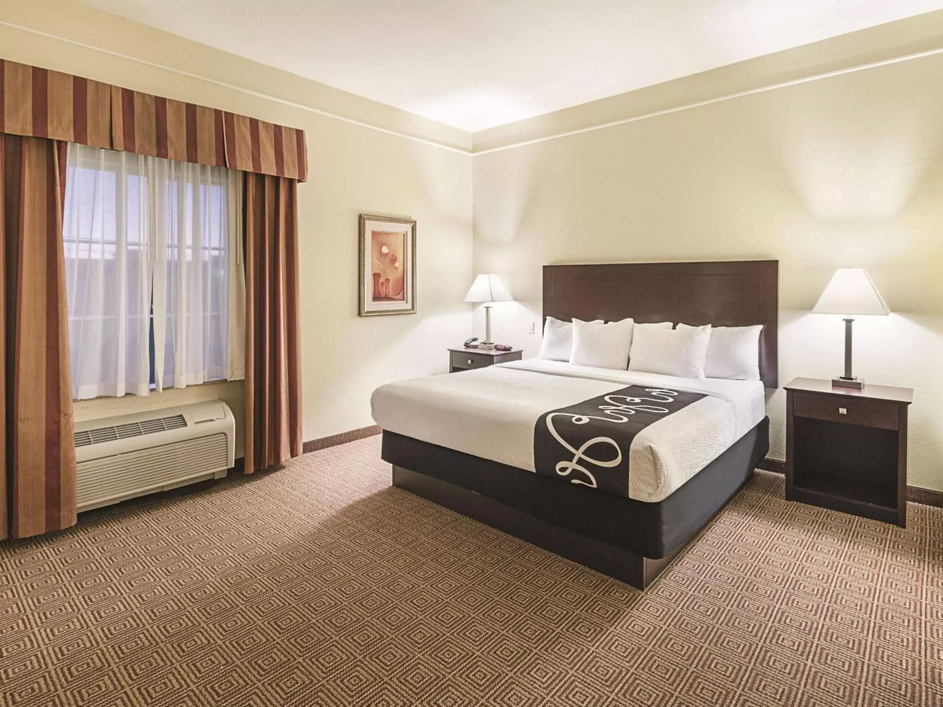 Bed in La Quinta by Wyndham Waxahachie Bed in La Quinta by Wyndham Waxahachie