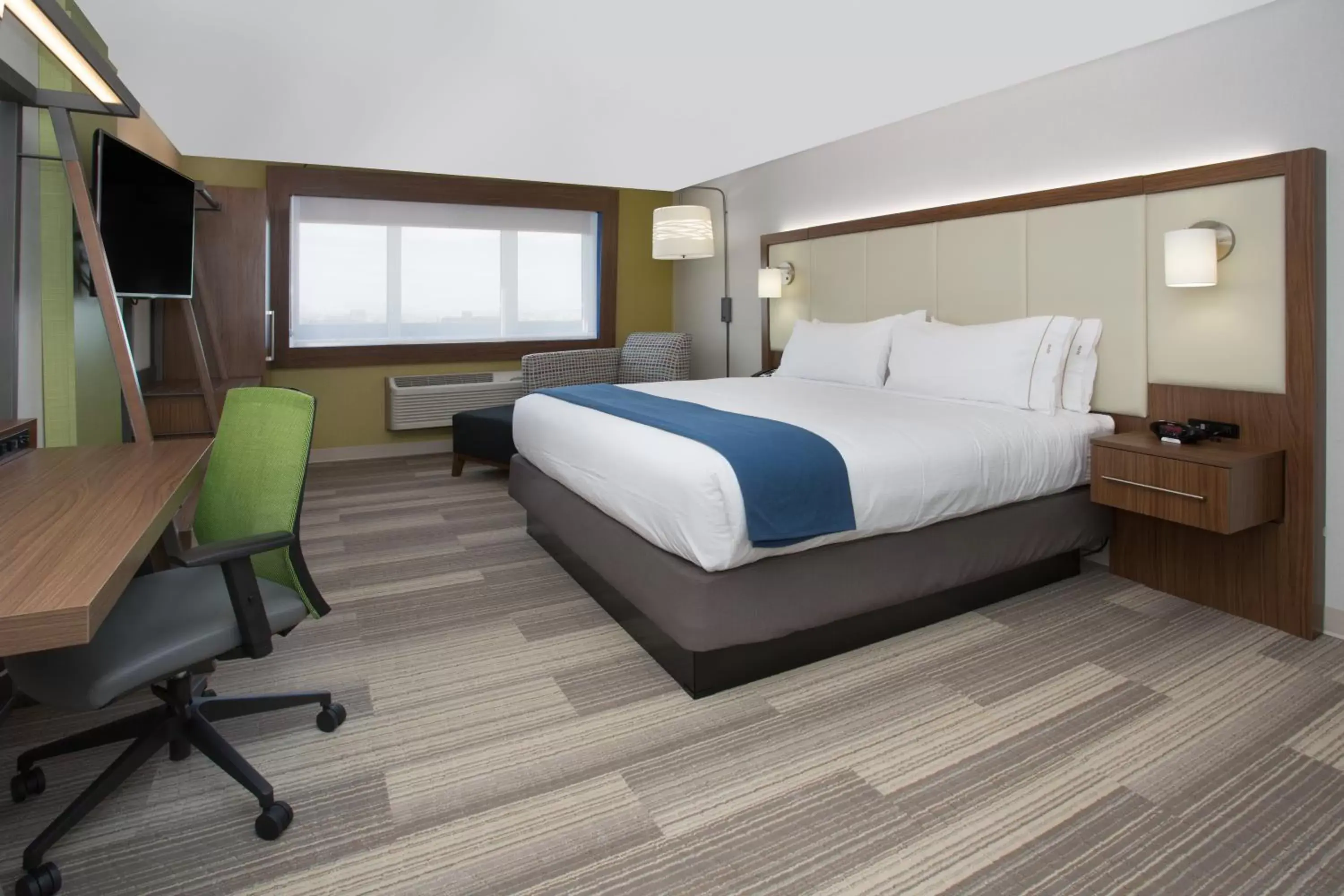 Photo of the whole room, Bed in Holiday Inn Express & Suites - Calgary Airport Trail NE, an IHG Hotel