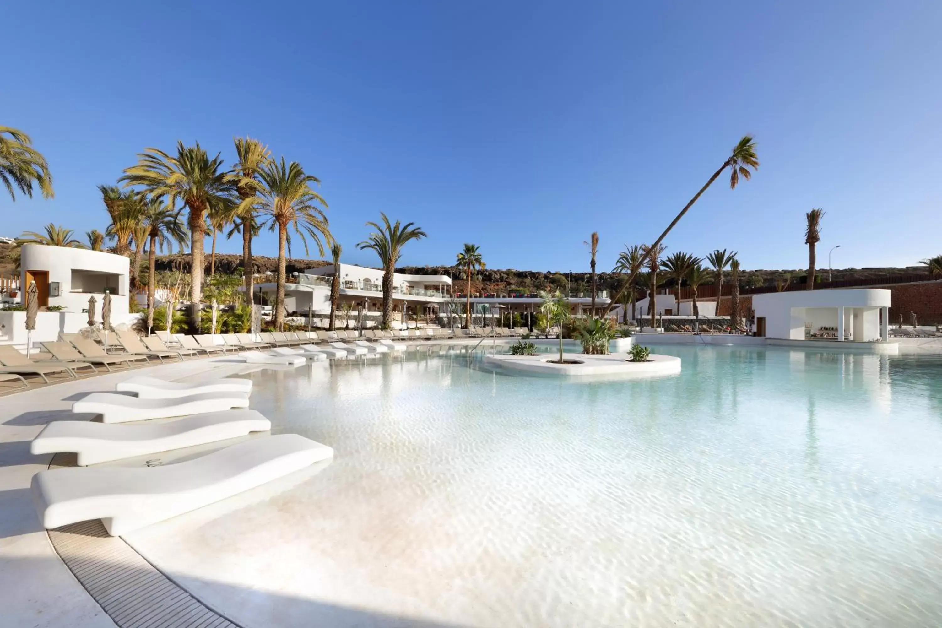 Swimming pool in Hard Rock Hotel Tenerife