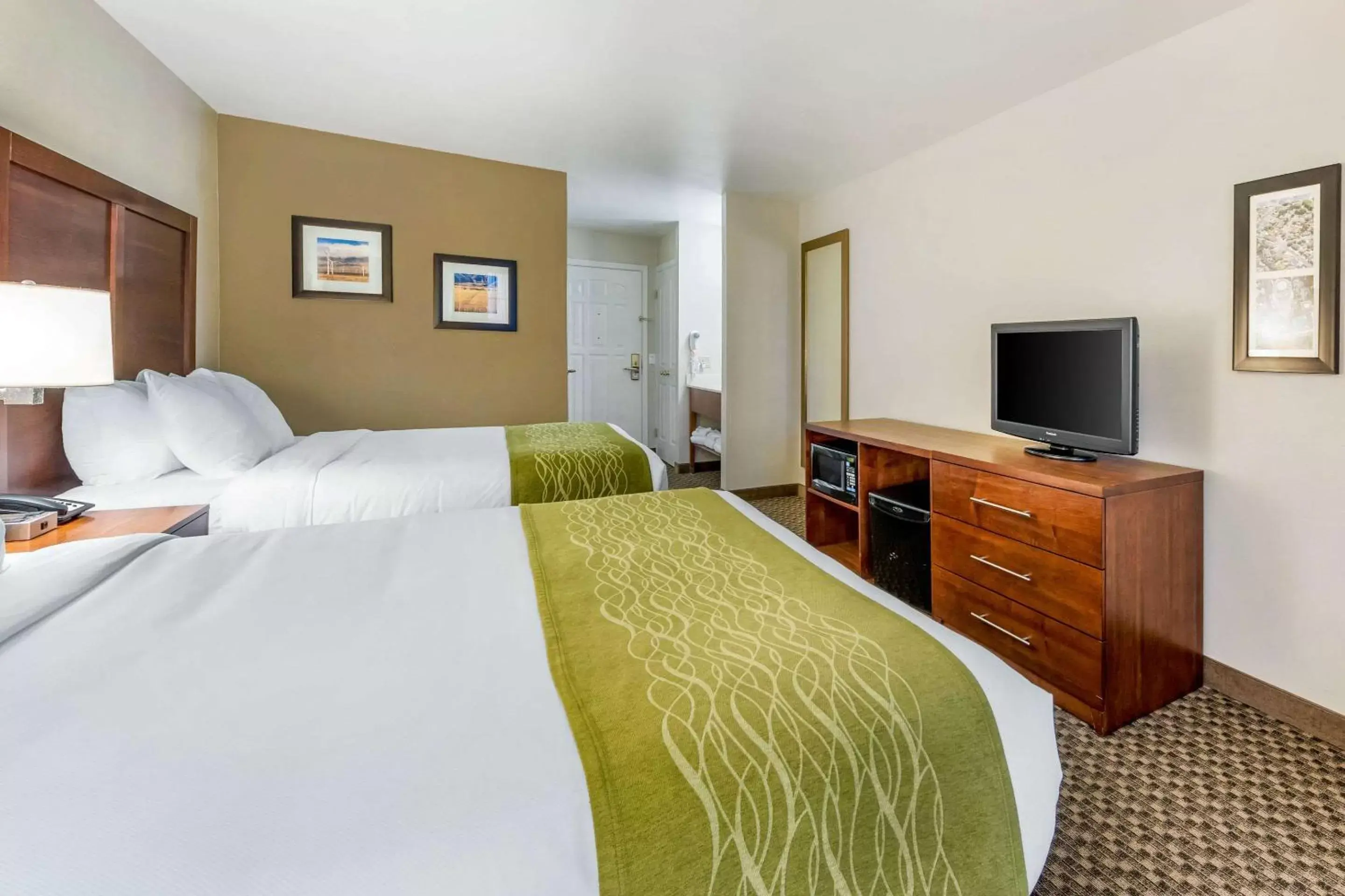 Photo of the whole room, Bed in Comfort Inn & Suites Lancaster Antelope Valley