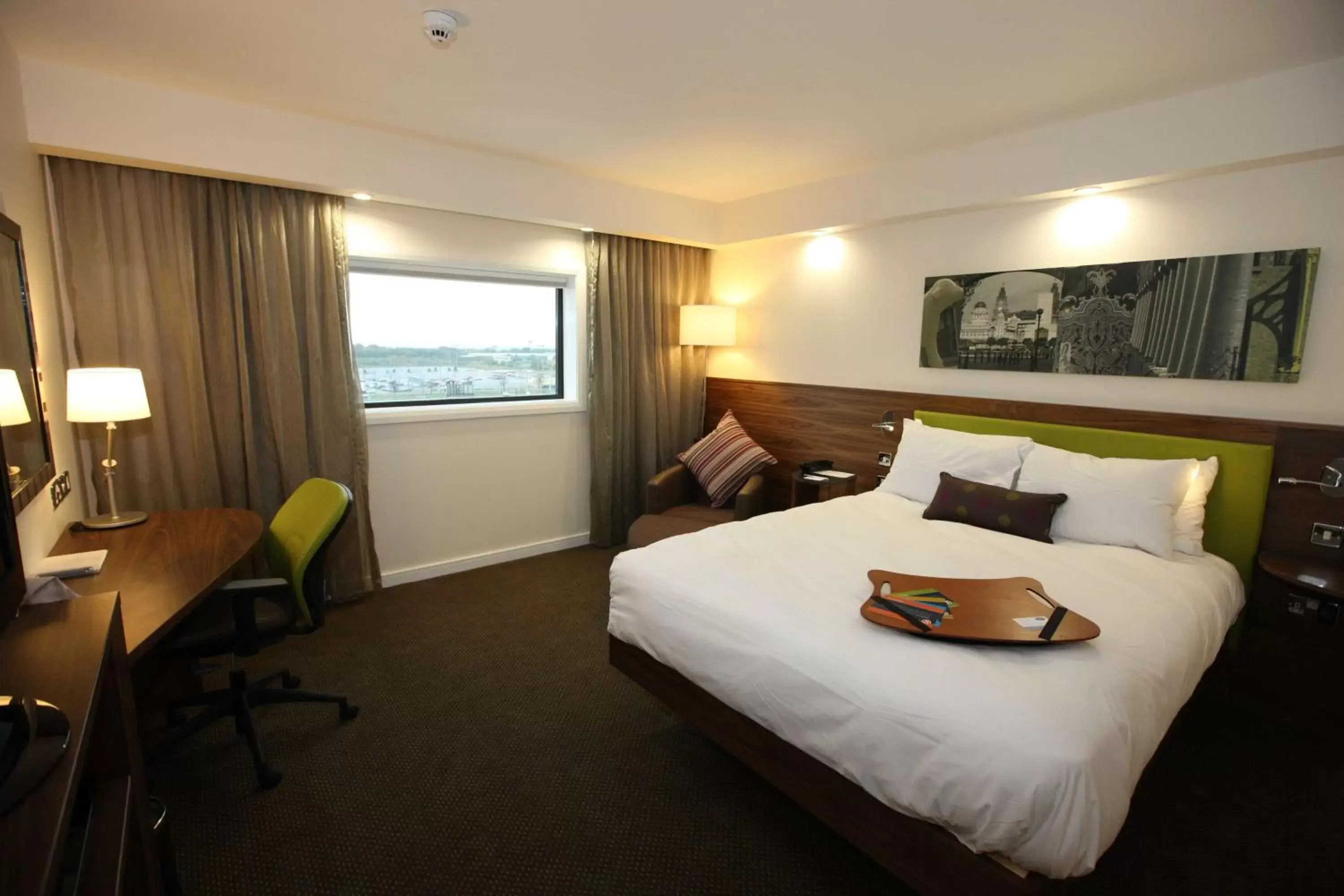 Bed in Hampton by Hilton Liverpool John Lennon Airport