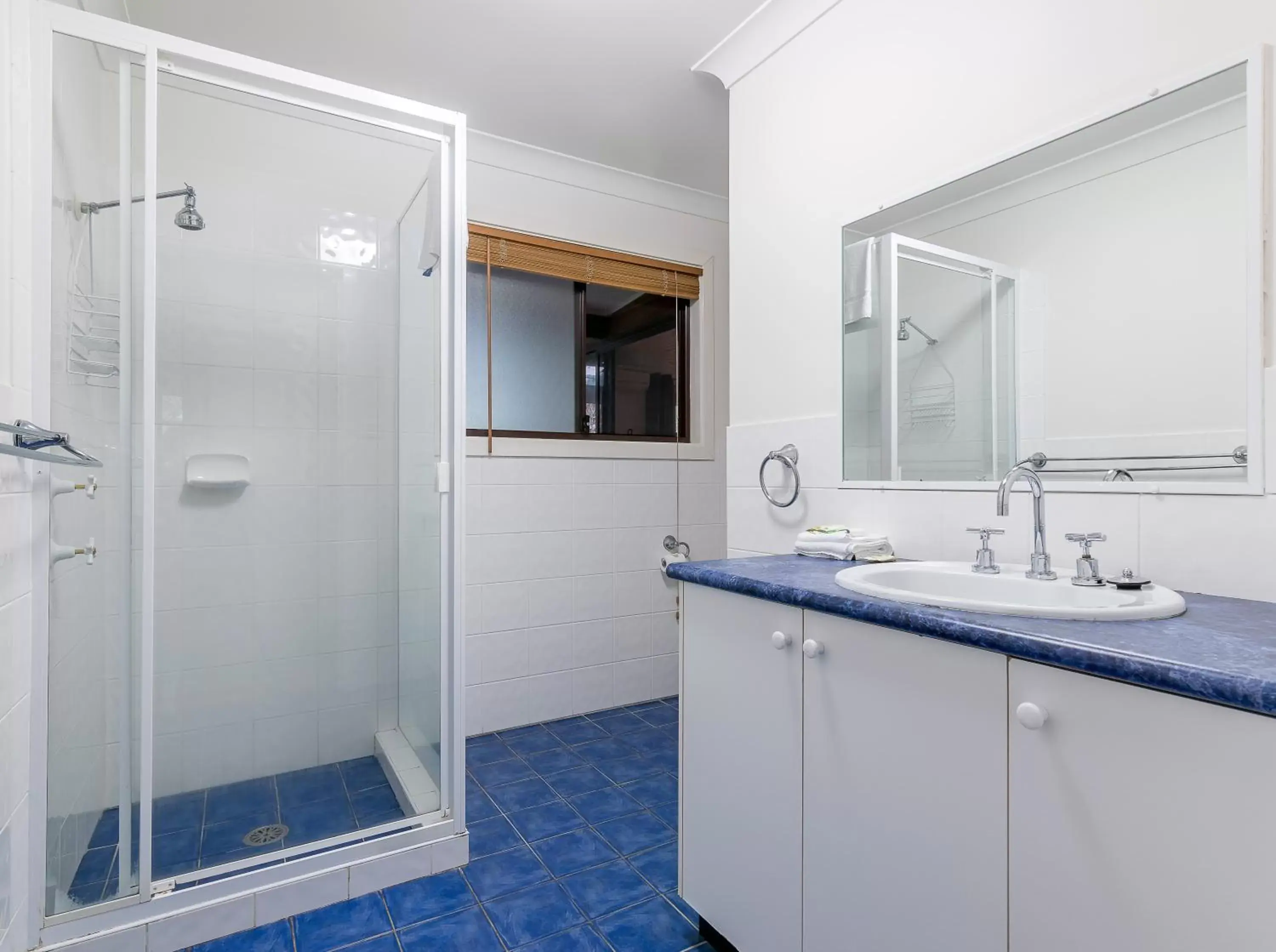 Bathroom in Wanderers Retreat