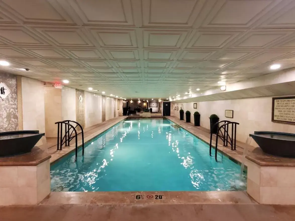 Swimming Pool in Bozeman Lewis & Clark Motel