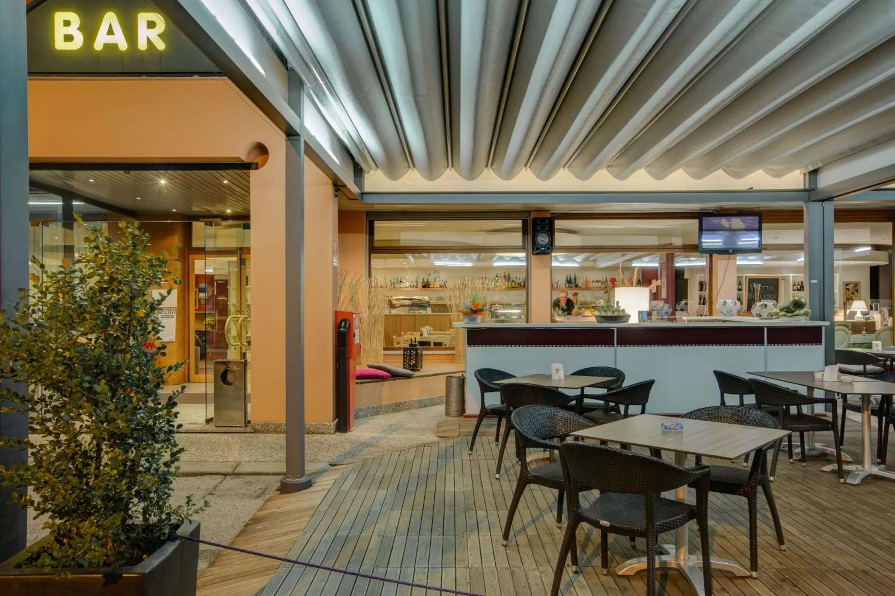 Facade/entrance in Hotel Eurorest Facade/entrance in Hotel Eurorest