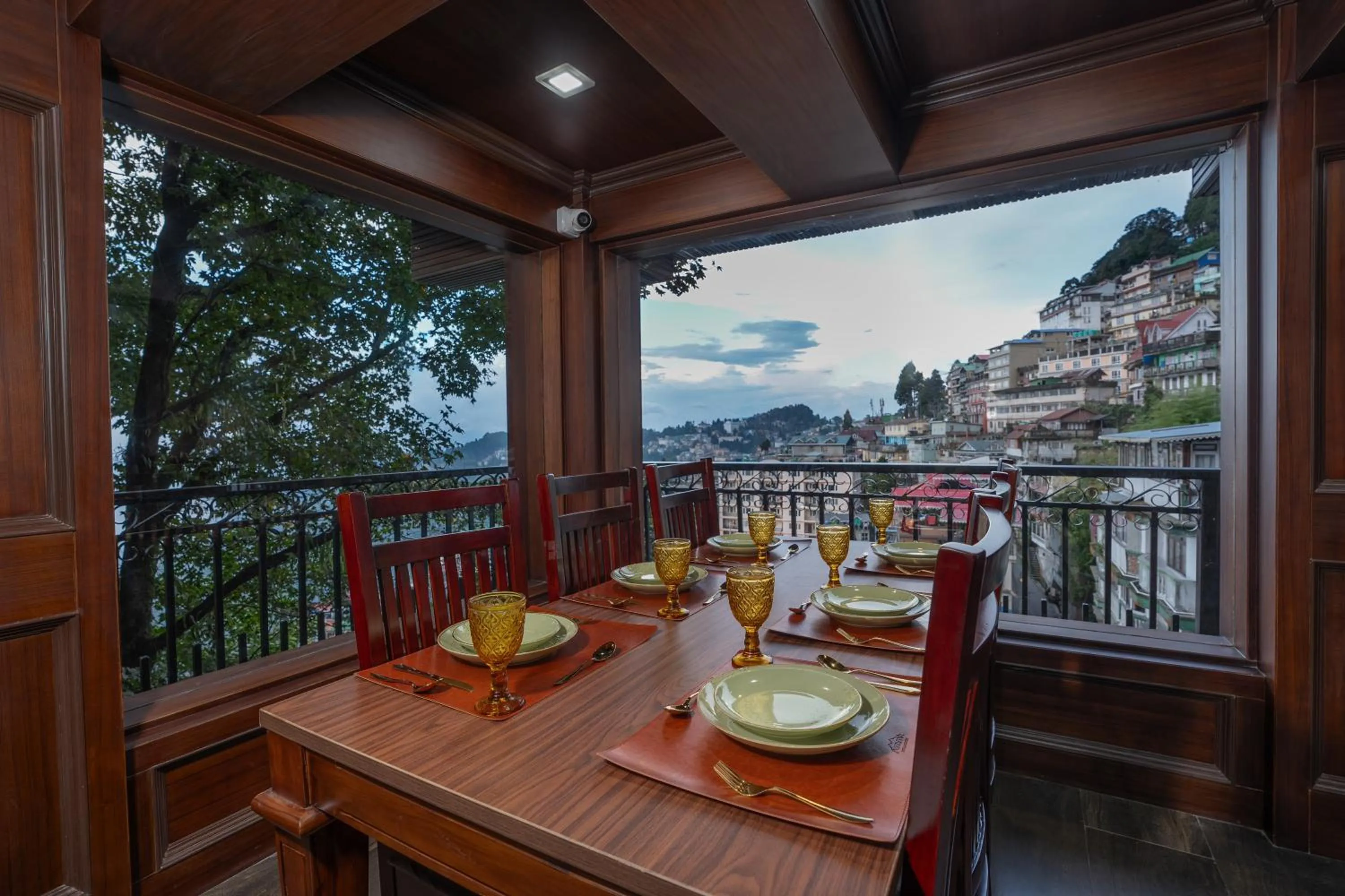 Restaurant/places to eat in The West Gate Posada By Summit