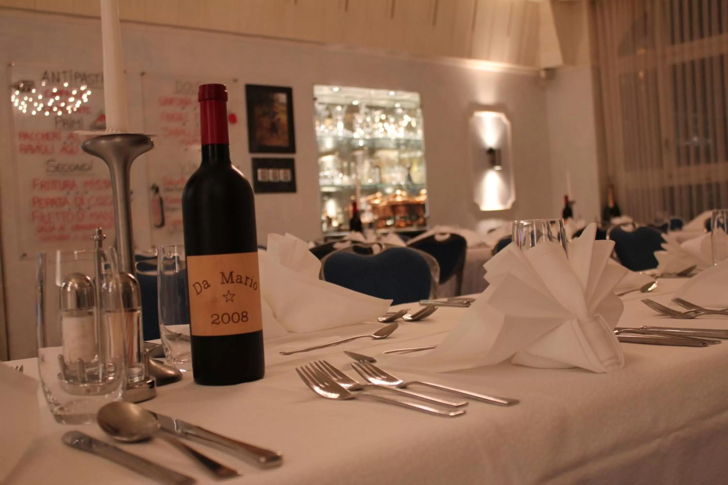 Restaurant/places to eat in Hotel Central