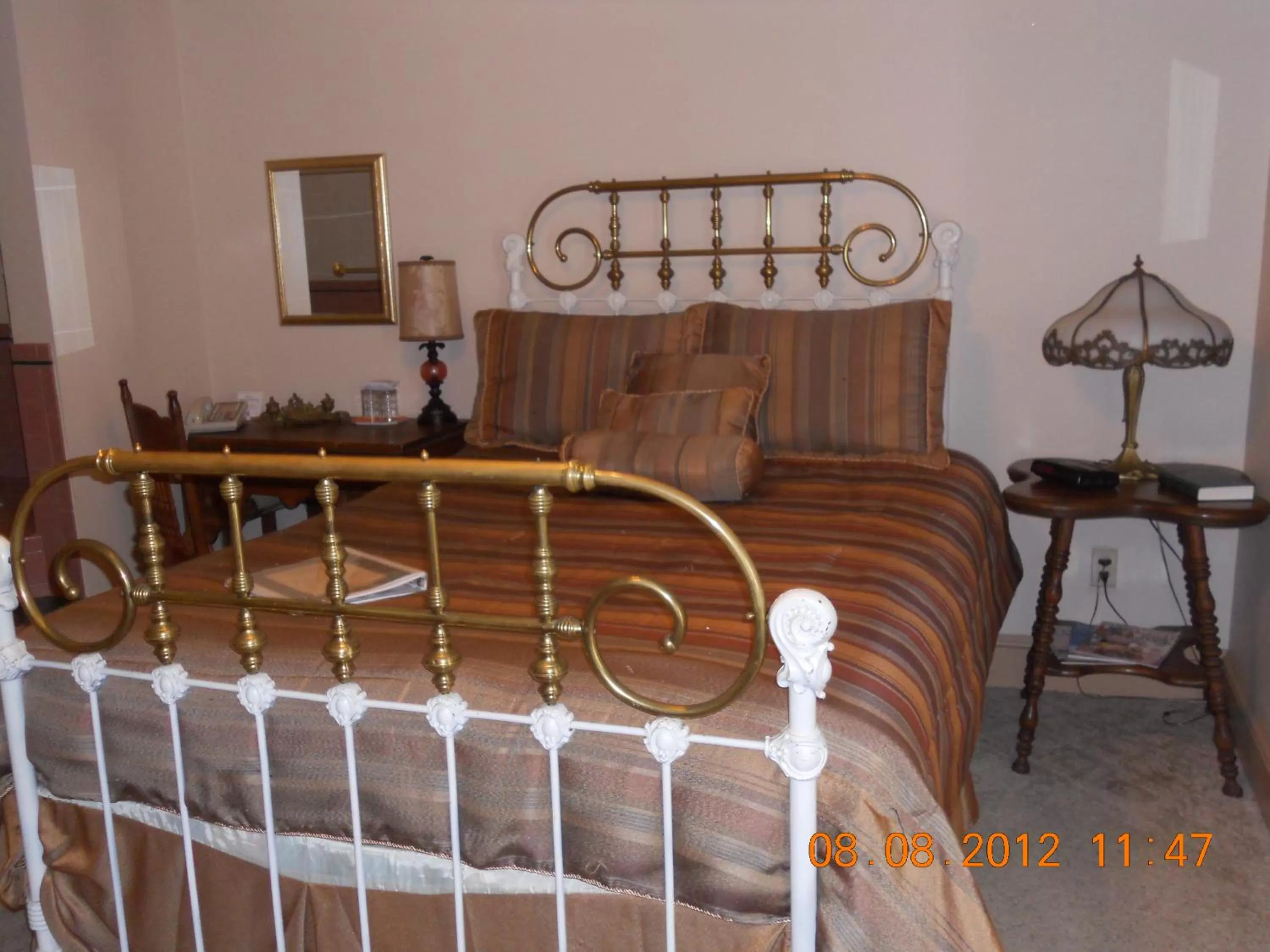 Photo of the whole room, Bed in LandMark Inn at the Historic Bank of Oberlin