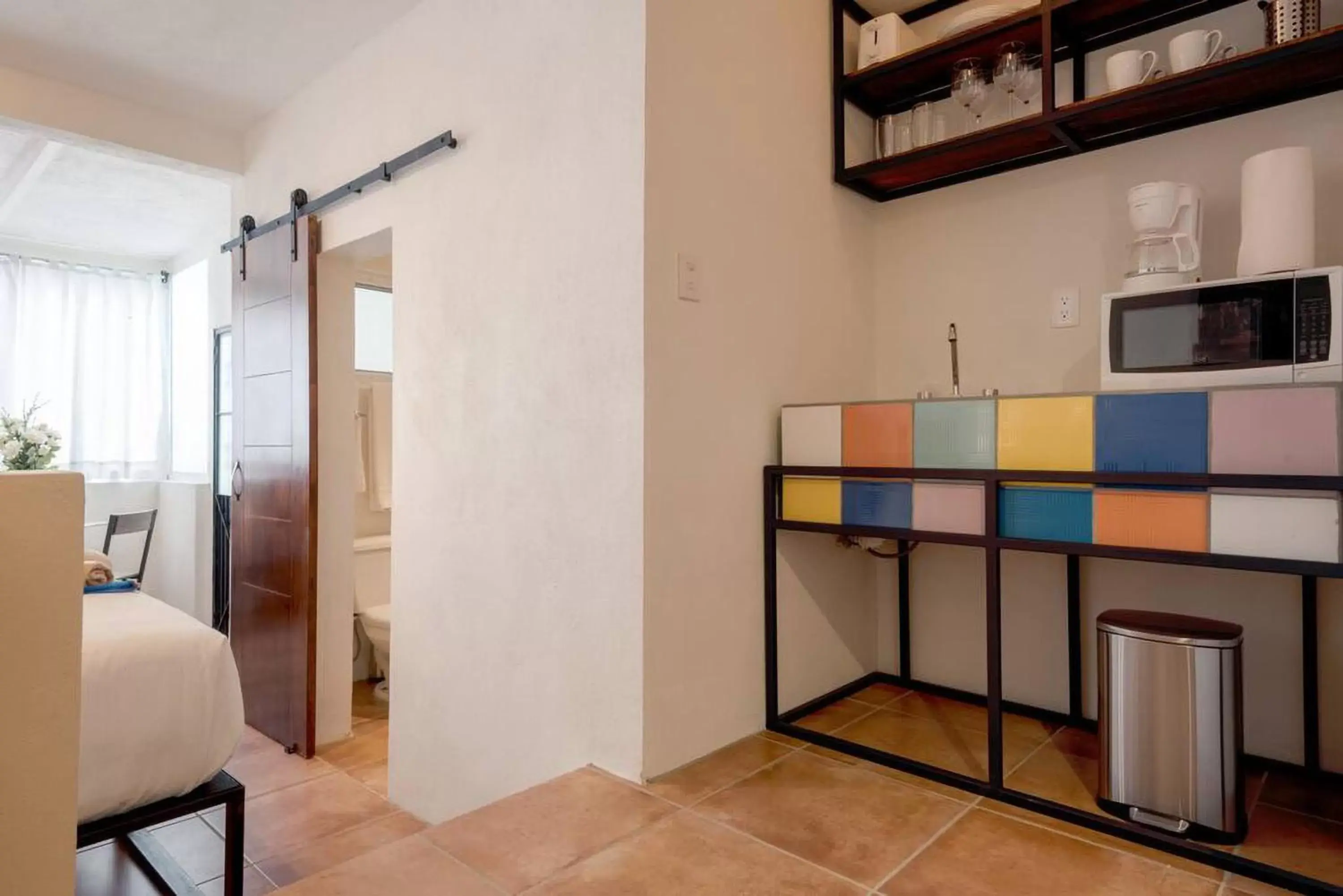 Kitchen or kitchenette, Bathroom in ZonaZ Boutique Hotel