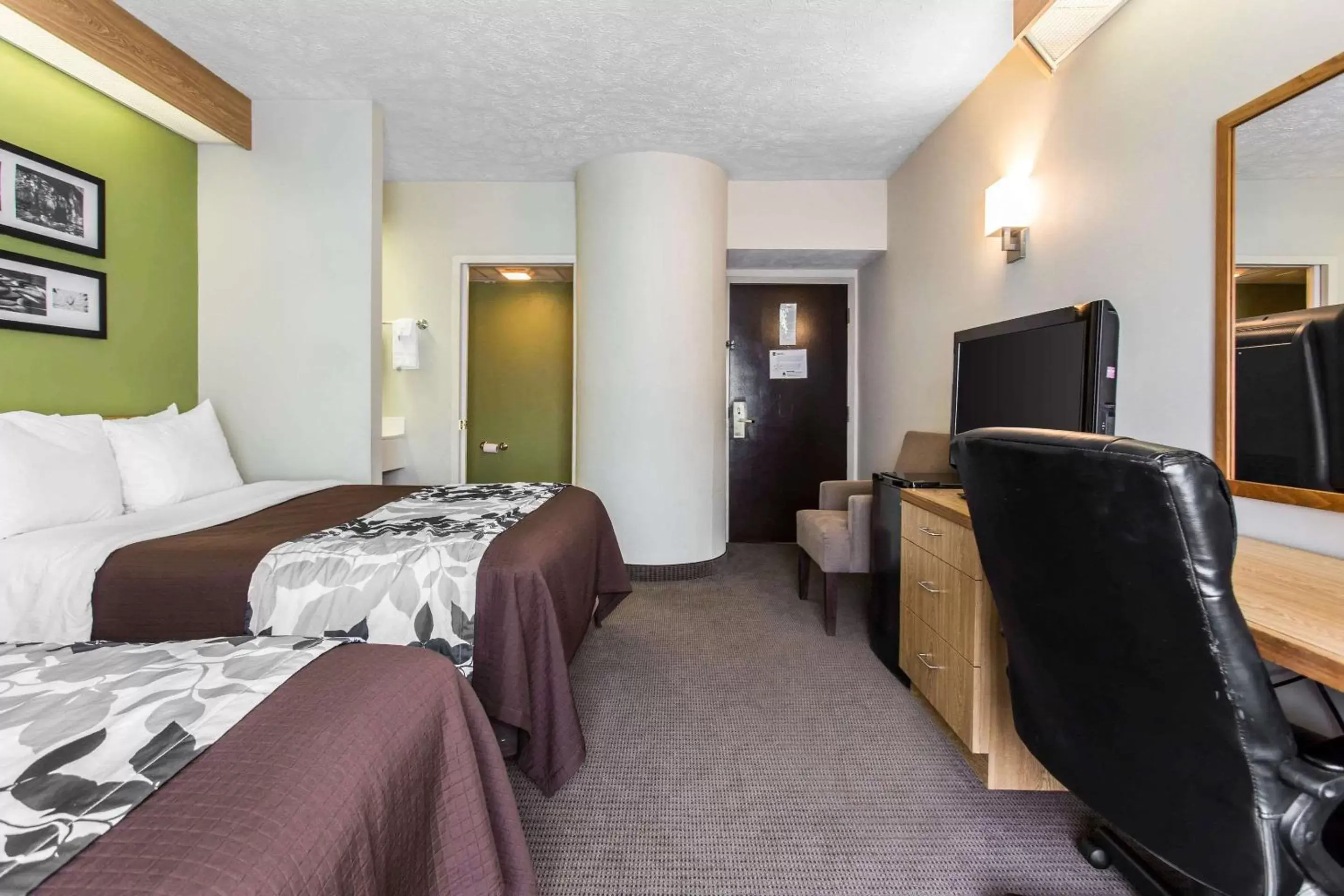 Double Room with Two Double Beds - Non-Smoking in SureStay by Best Western Summerville Flowertown Double Room with Two Double Beds - Non-Smoking in SureStay by Best Western Summerville Flowertown