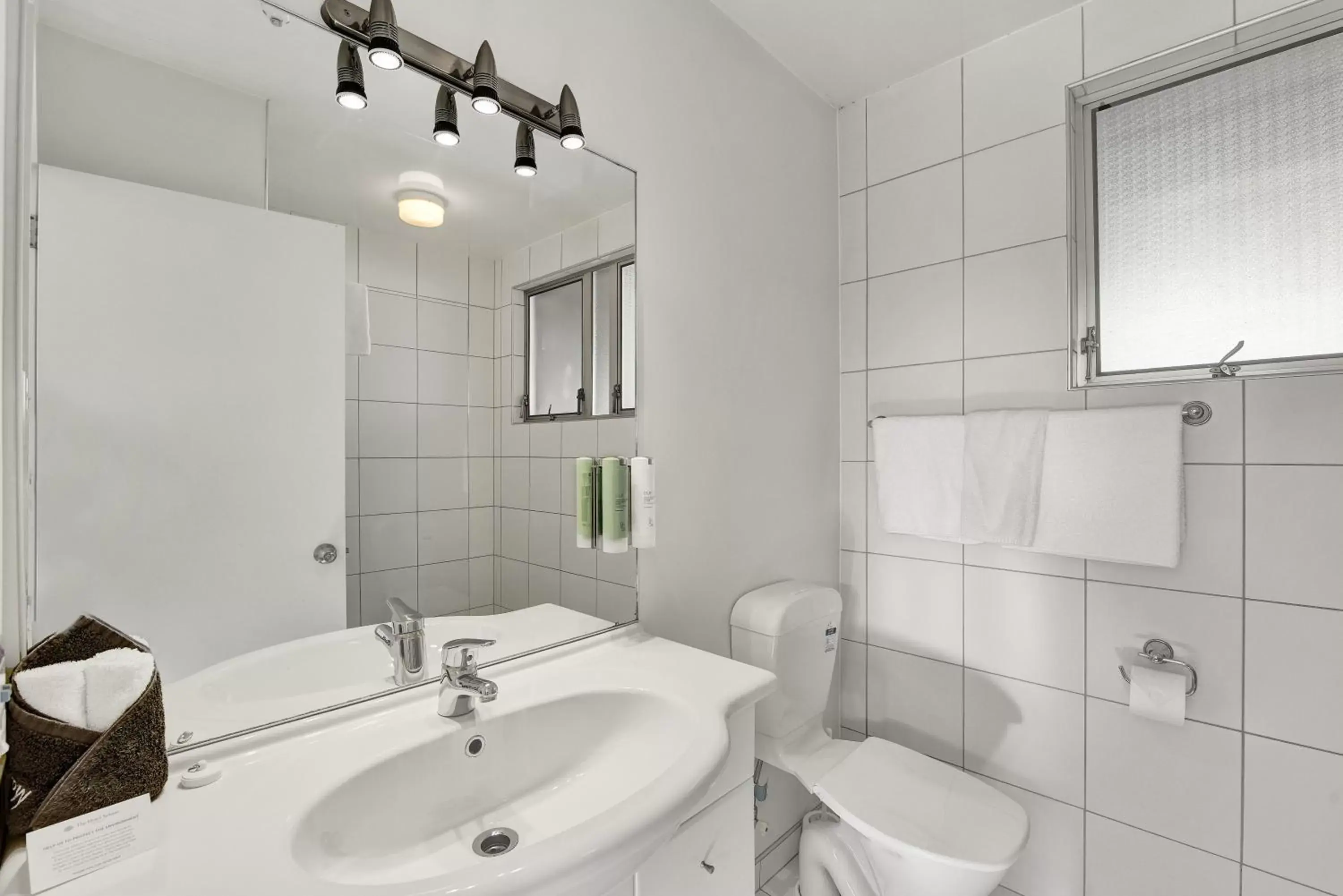 Bathroom in The Hotel Nelson Bathroom in The Hotel Nelson