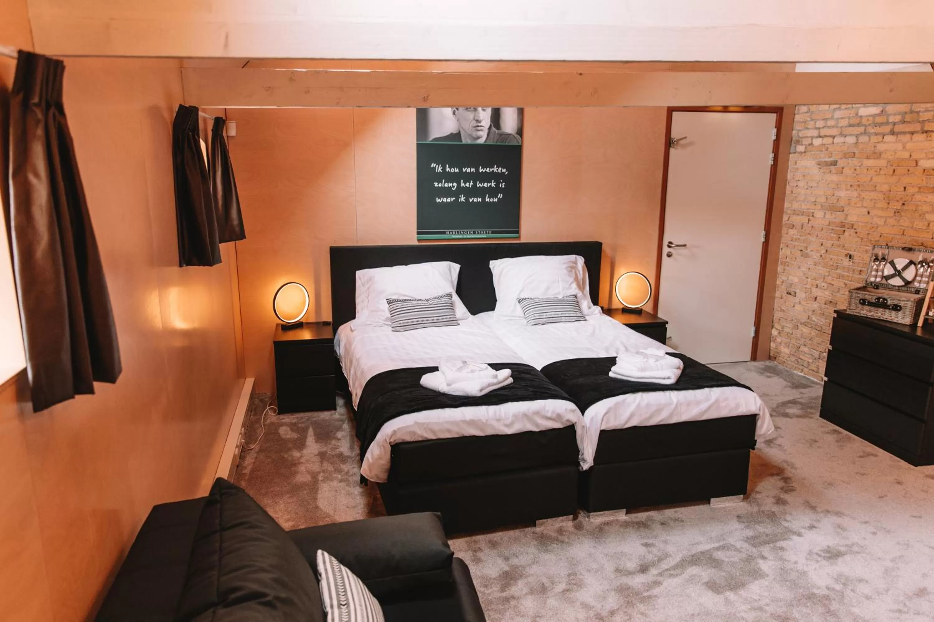 Photo of the whole room, Bed in Harlingen Staete B&B Boutique hotel