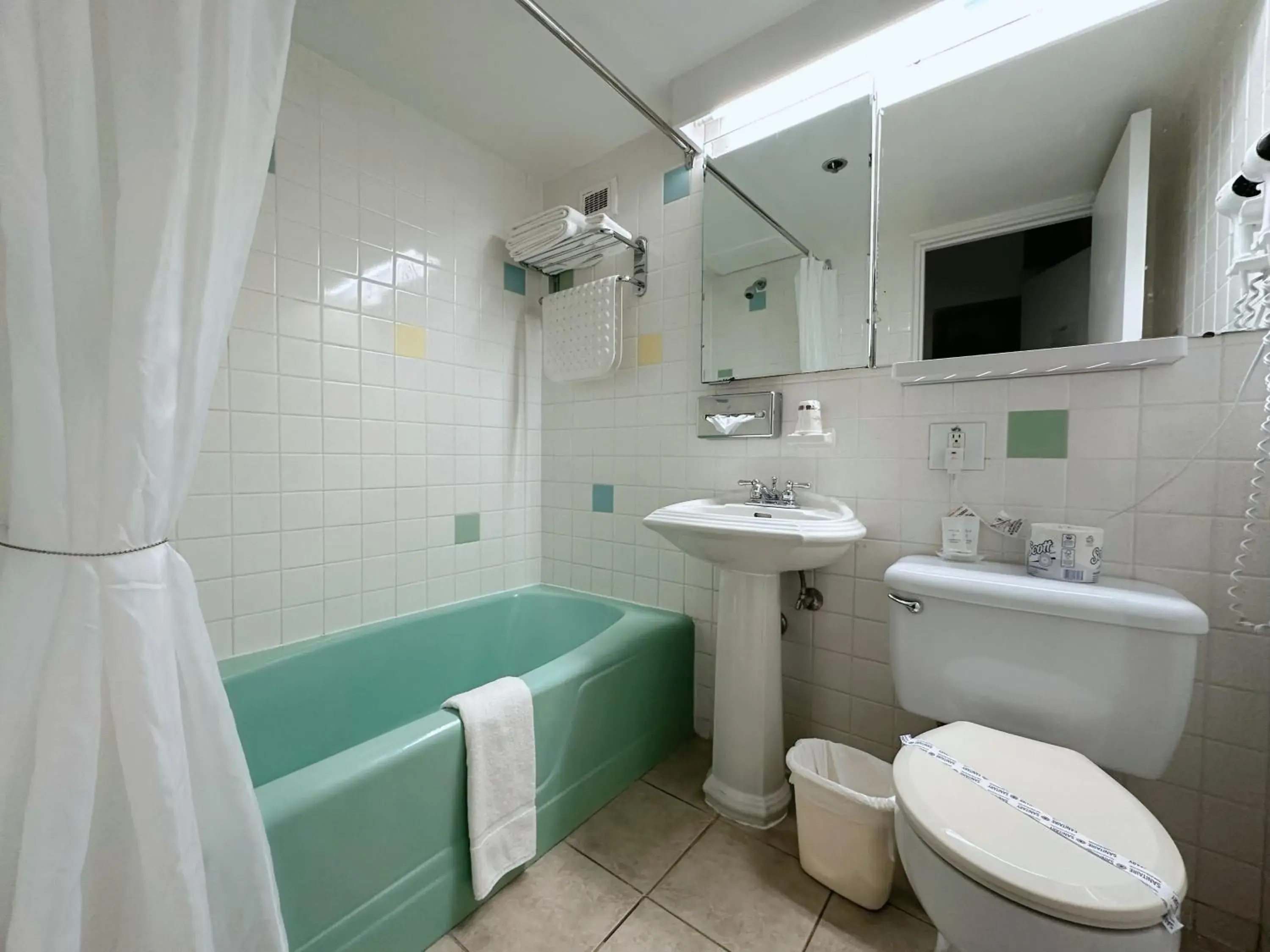 Bathroom in Hotel La Caravelle