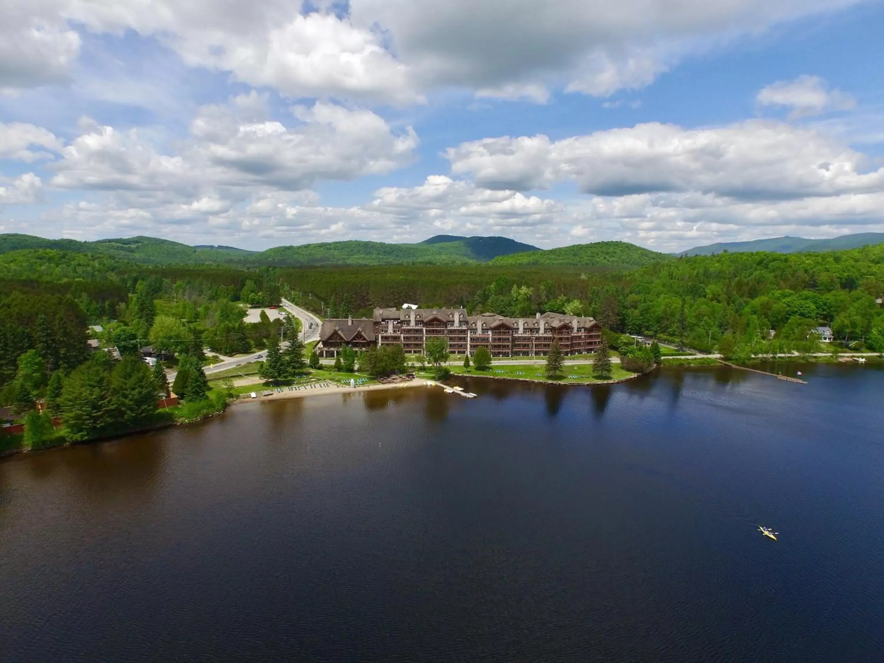 Bird's eye view, Bird's-eye View in Le Grand Lodge Mont Tremblant