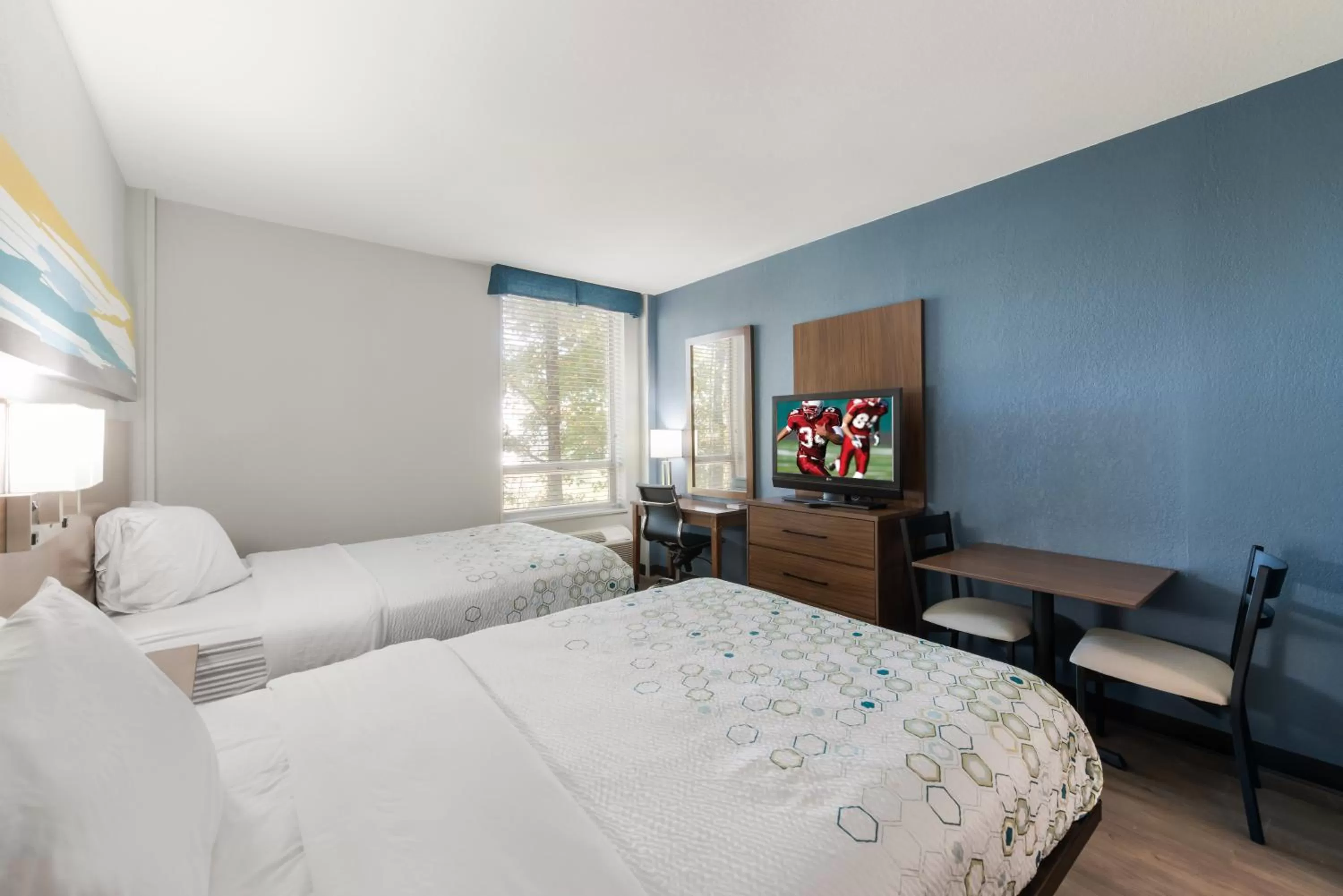 Photo of the whole room, Bed in HomeTowne Studios by Red Roof Newport News - Hampton West