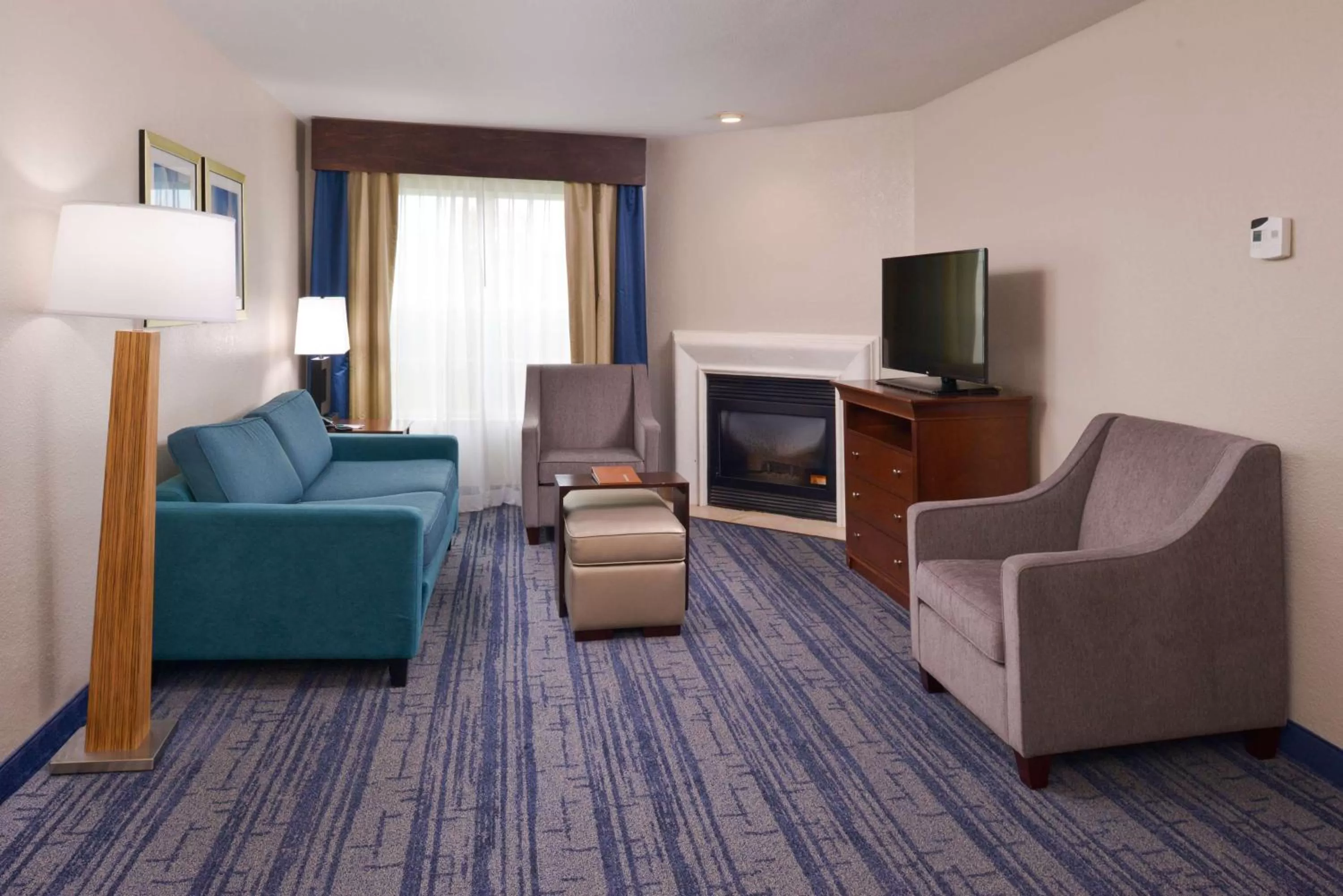 Living room in Homewood Suites by Hilton Dallas-Lewisville