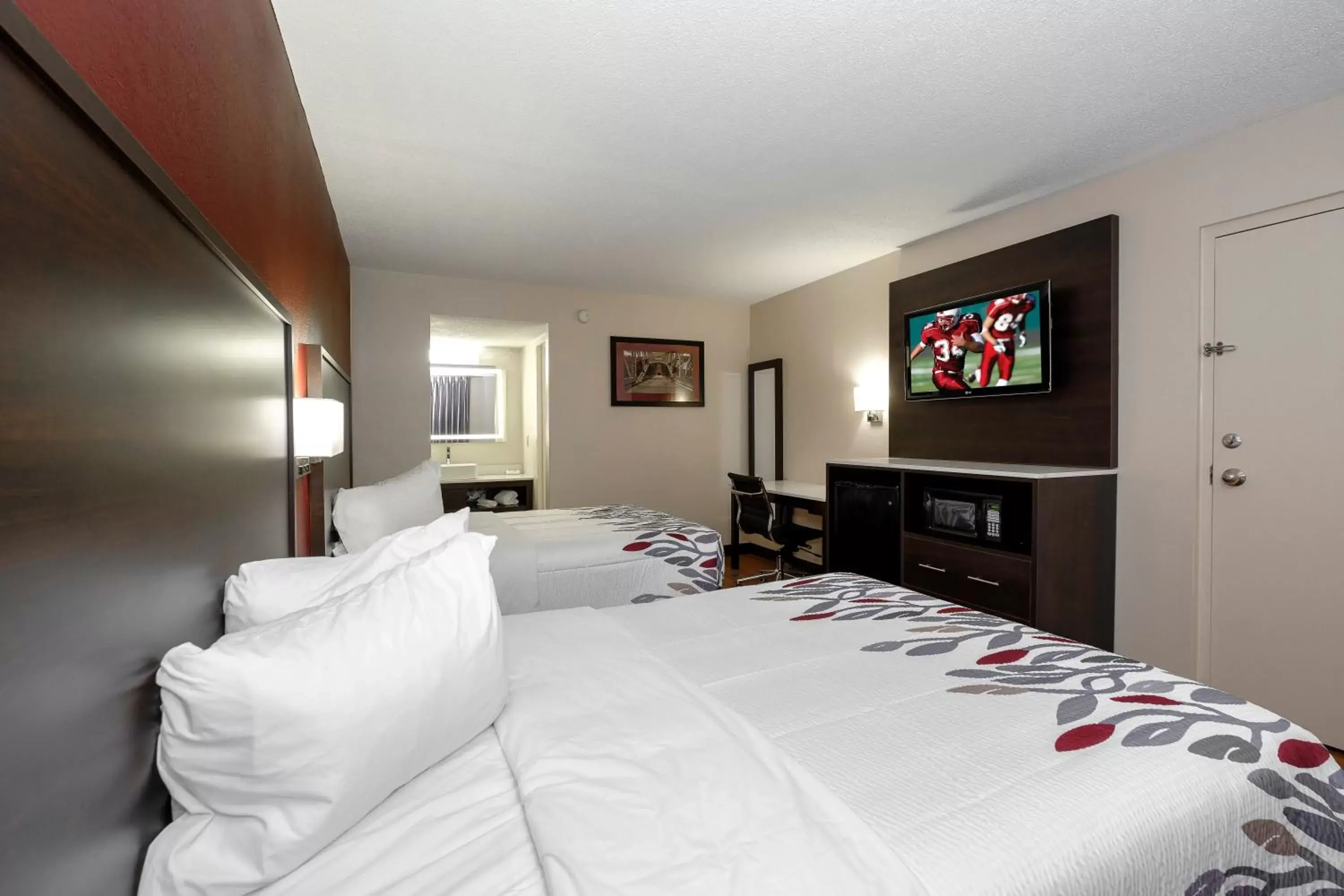 Photo of the whole room, Bed in Red Roof Inn Gadsden Photo of the whole room, Bed in Red Roof Inn Gadsden