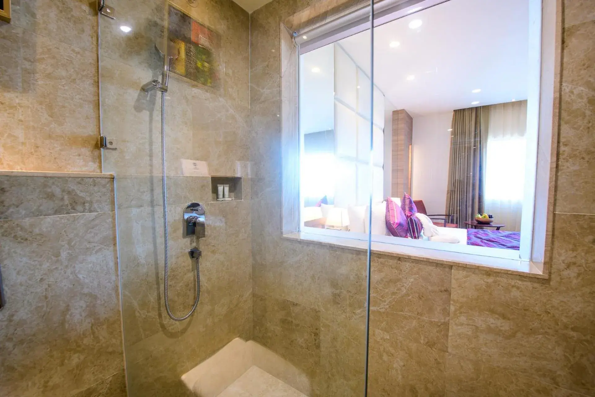 Shower, Bathroom in Best Western La Vista Pathankot