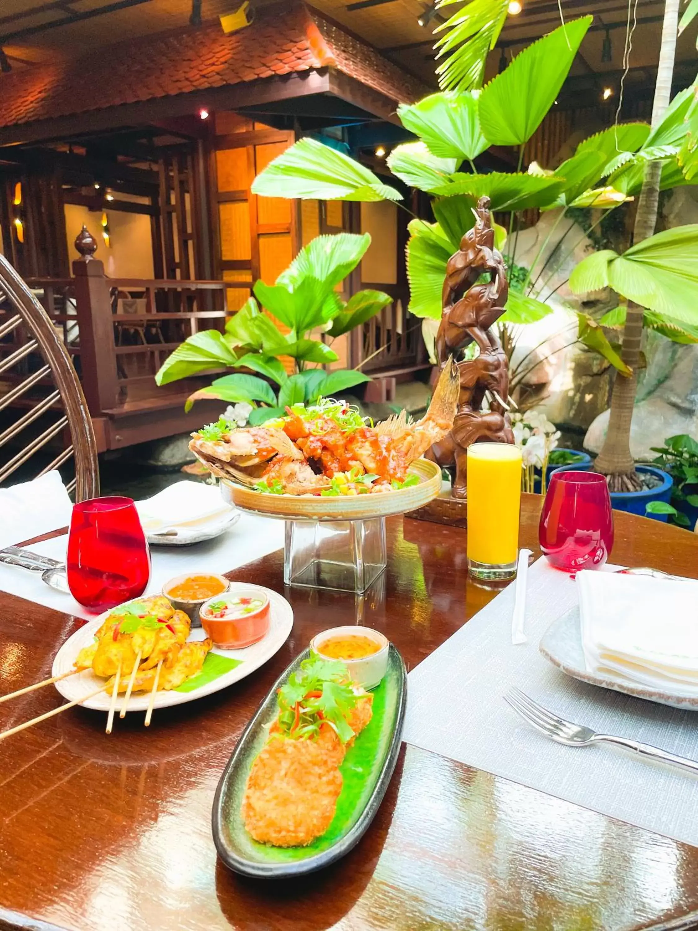 Food in Mövenpick Grand Al Bustan Food in Mövenpick Grand Al Bustan