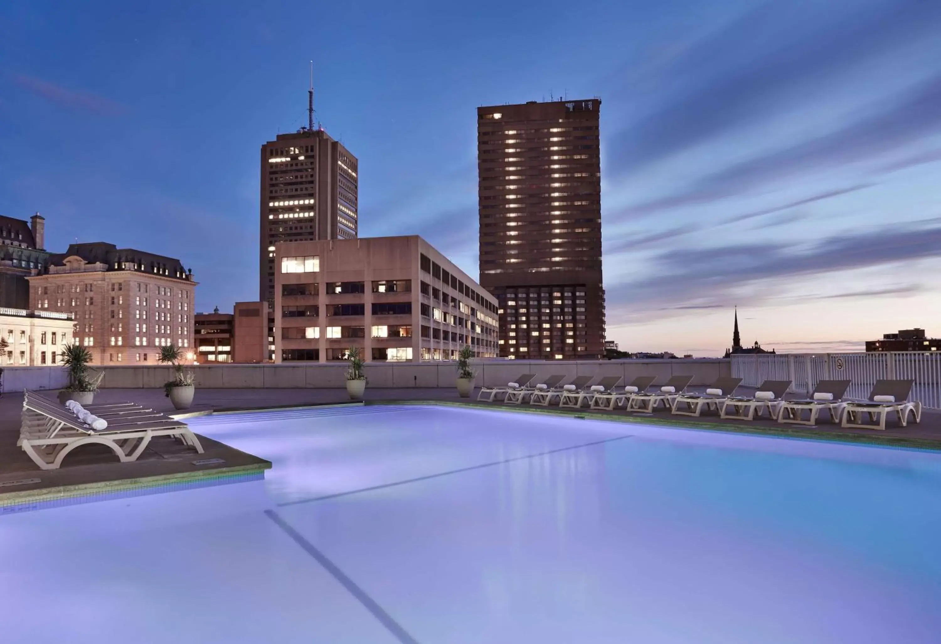 Pool view, Swimming Pool in Hilton Québec