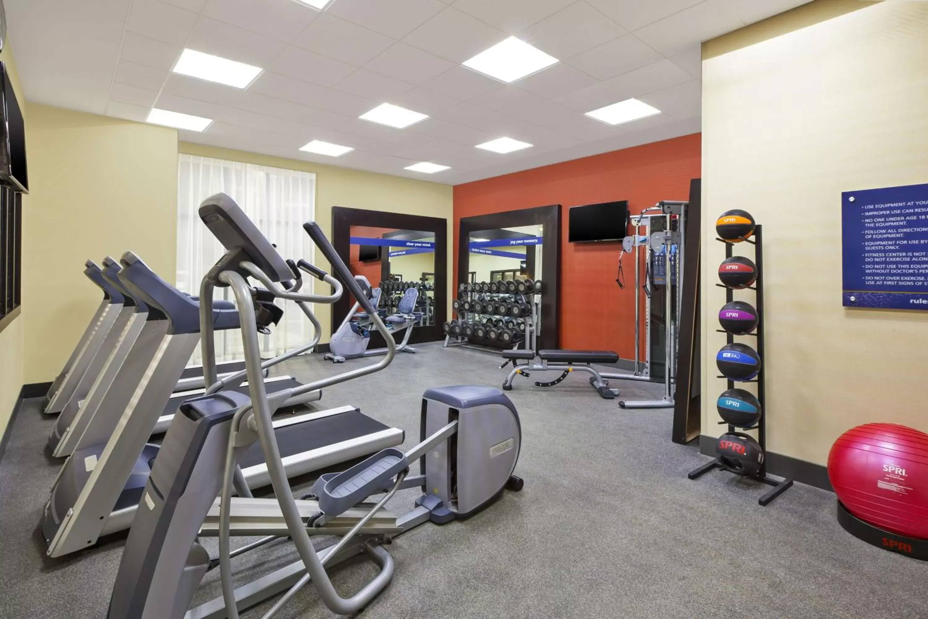Fitness centre/facilities, Fitness Center/Facilities in Hampton Inn by Hilton Detroit Dearborn, MI