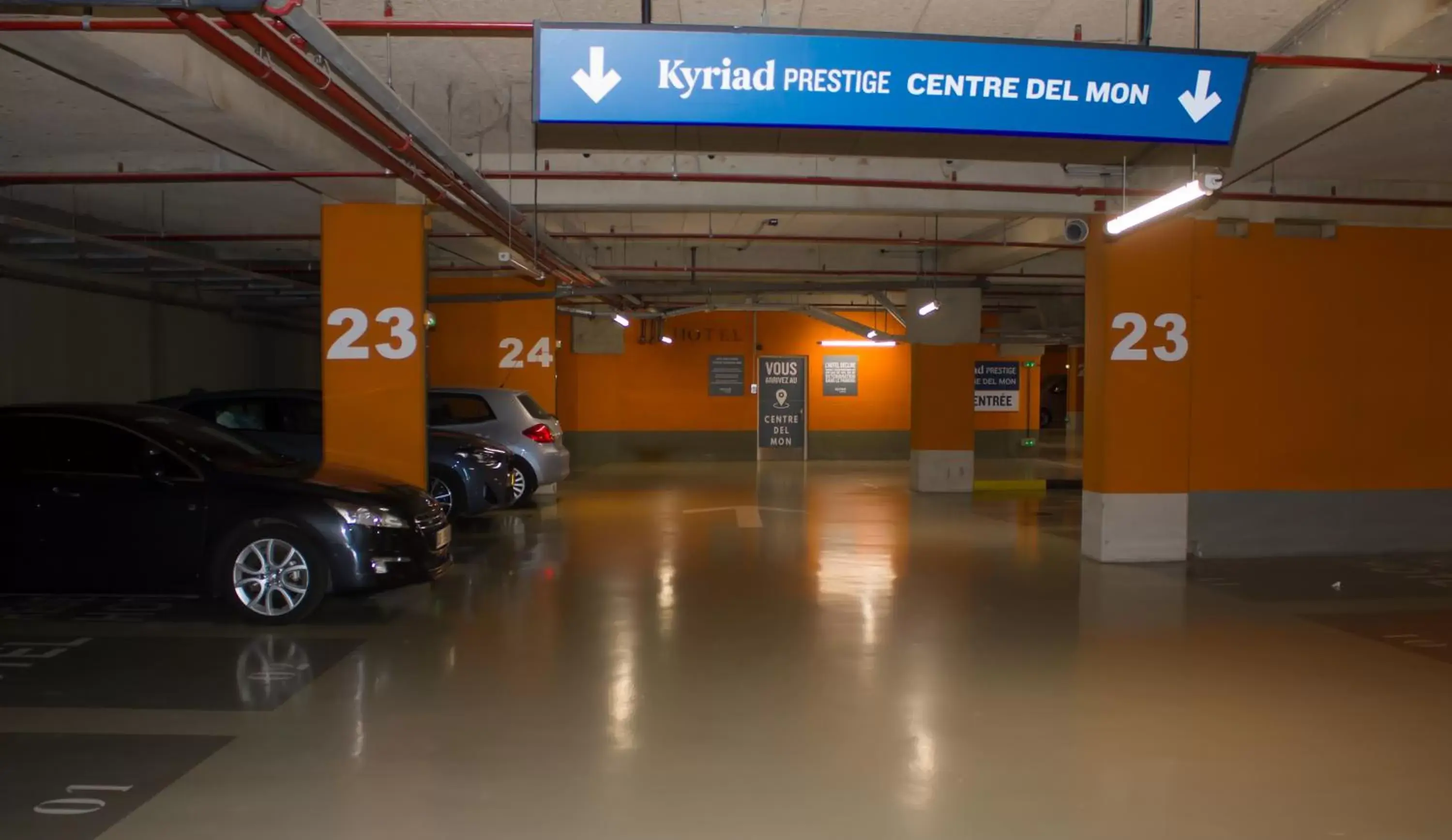 Parking in Kyriad Prestige Perpignan Centre del Mon