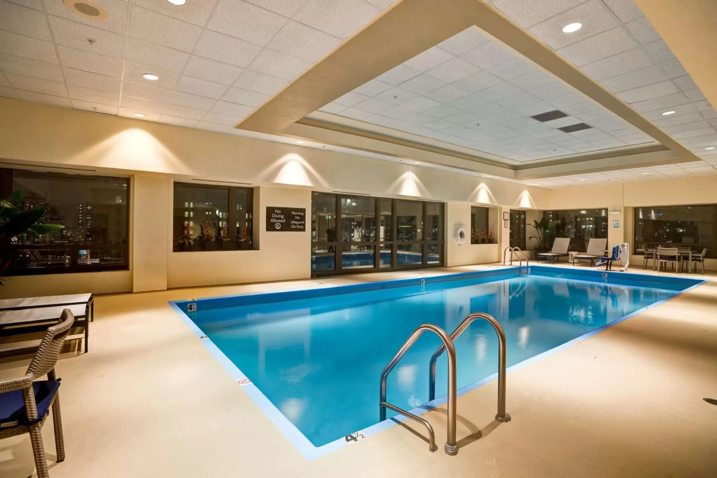 Swimming Pool in Homewood Suites by Hilton Chicago Downtown