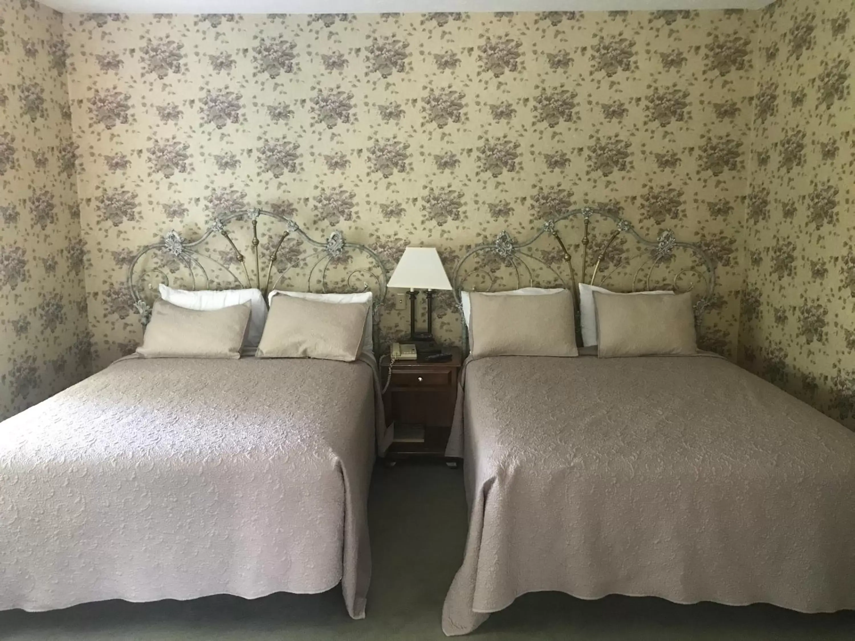 Bedroom, Bed in Inn at Amish Door