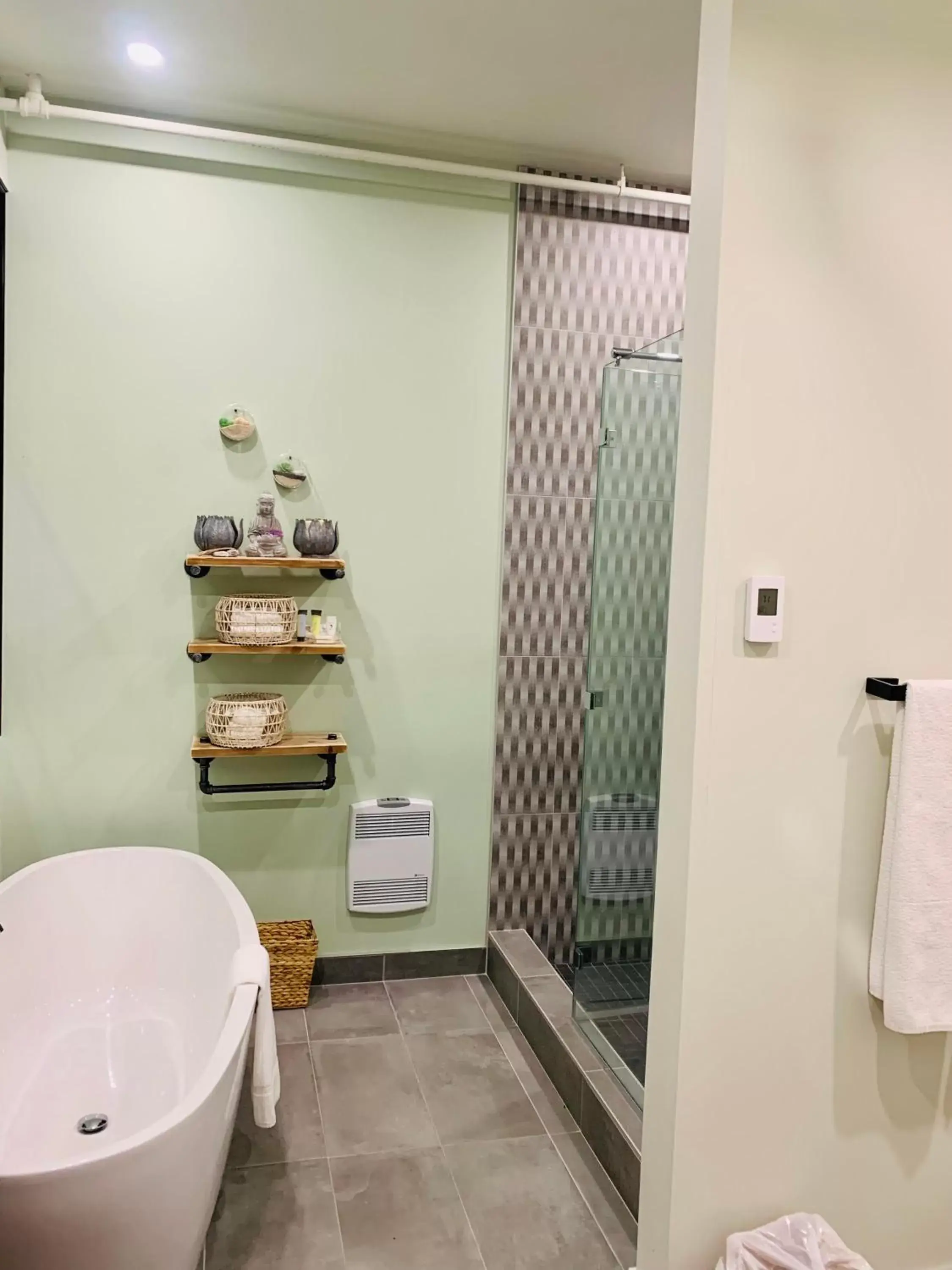 Shower, Bathroom in Hôtel Sept-Îles